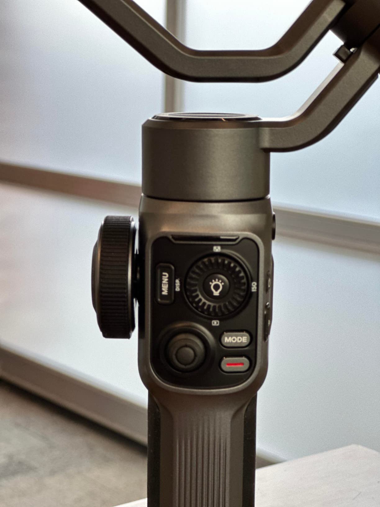 Smooth 5S Smartphone Gimbal Stabilizer 3-Axis with Built-in Fill Light for iPhone Android with Face Object Tracking for Vlog Video Live Stream INS YouTube (Smooth 5 Upgrade Version)-Gray customer photo 1