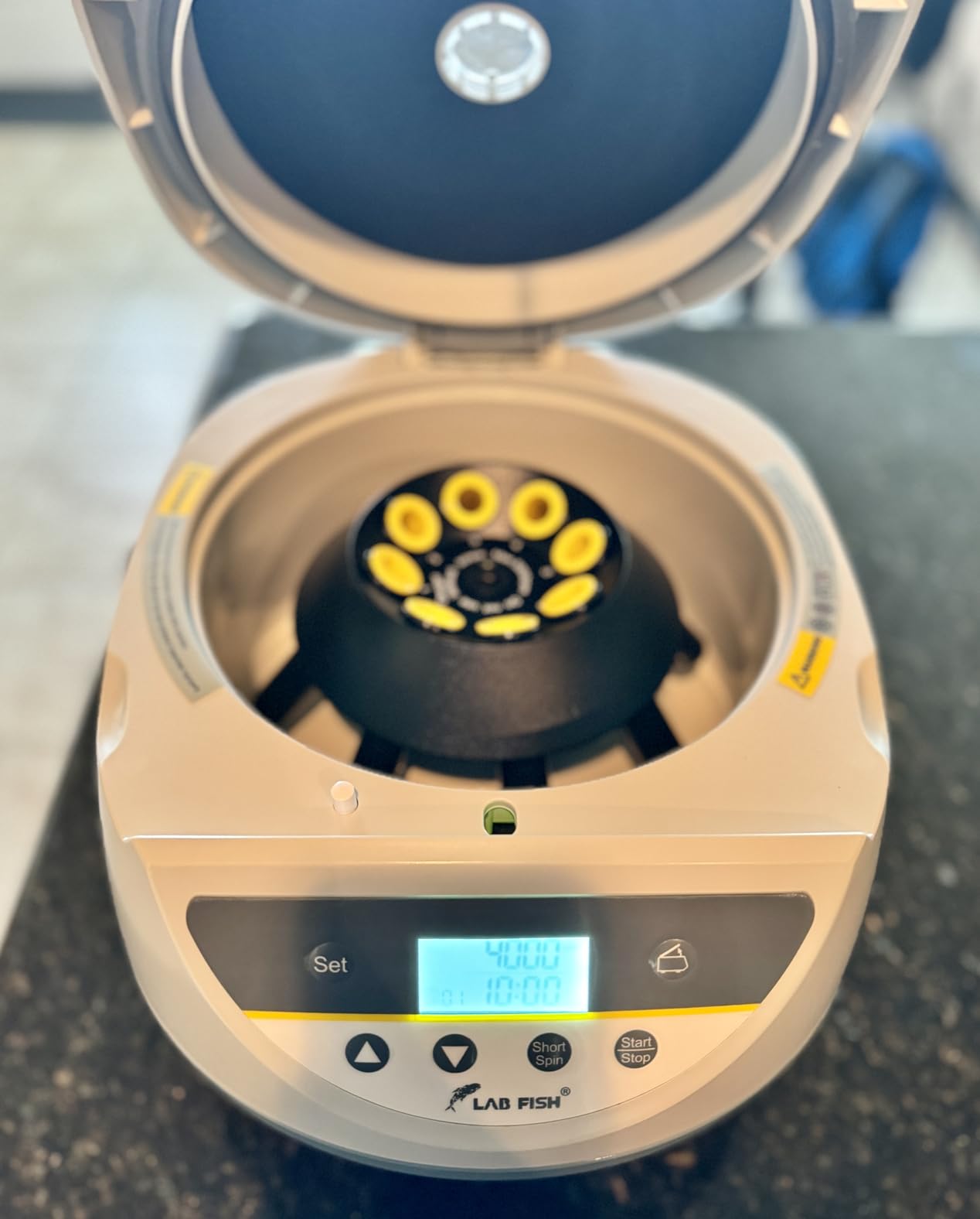 LAB FISH Lab Benchtop Centrifuge Machine 8 x 2ml/5ml/10ml/15ml Capacity Test Tubes, Low Speed 500-5000r/min, Max 3074xg RCF customer photo 1