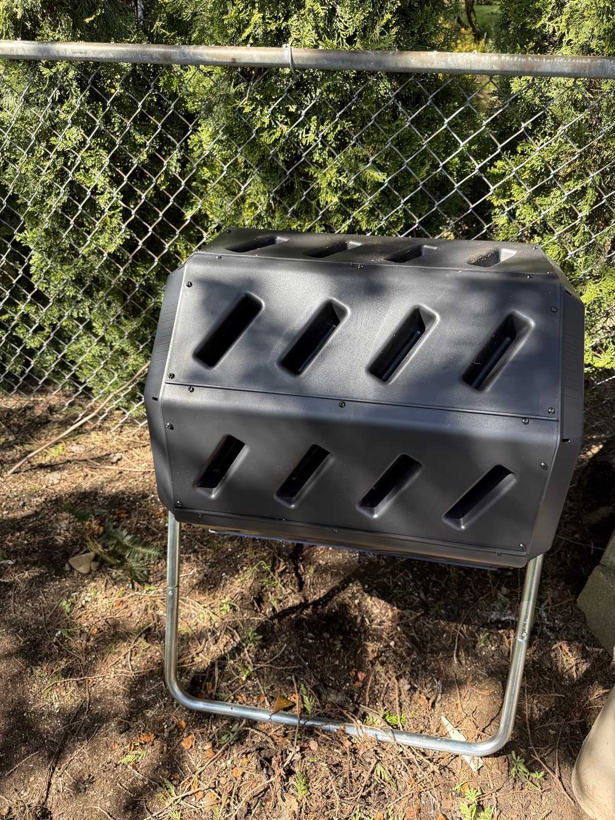 FCMP Outdoor IM2000 Tumbling Composter Canadian-Made, 100% Recycled Resin - Outdoor Rotating Compost Tumbler Bin for Garden, Kitchen, and Yard Waste, Black (22 Gallon) customer photo 2