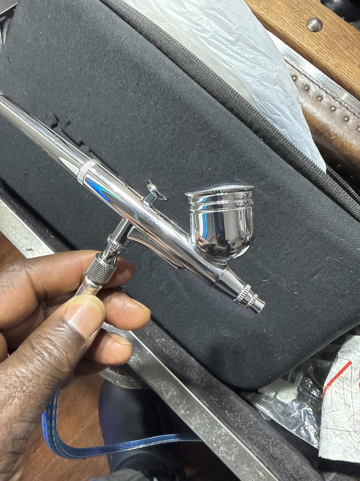 VEVOR Airbrush Kit, Professional Airbrush Set with 1/5 HP Compressor & 3 Airbrushes, Airbrushing System Kit with Multi-Purpose Dual-Action Gravity Feed Airbrushes, Art Nail Cookie Tattoo customer photo 1