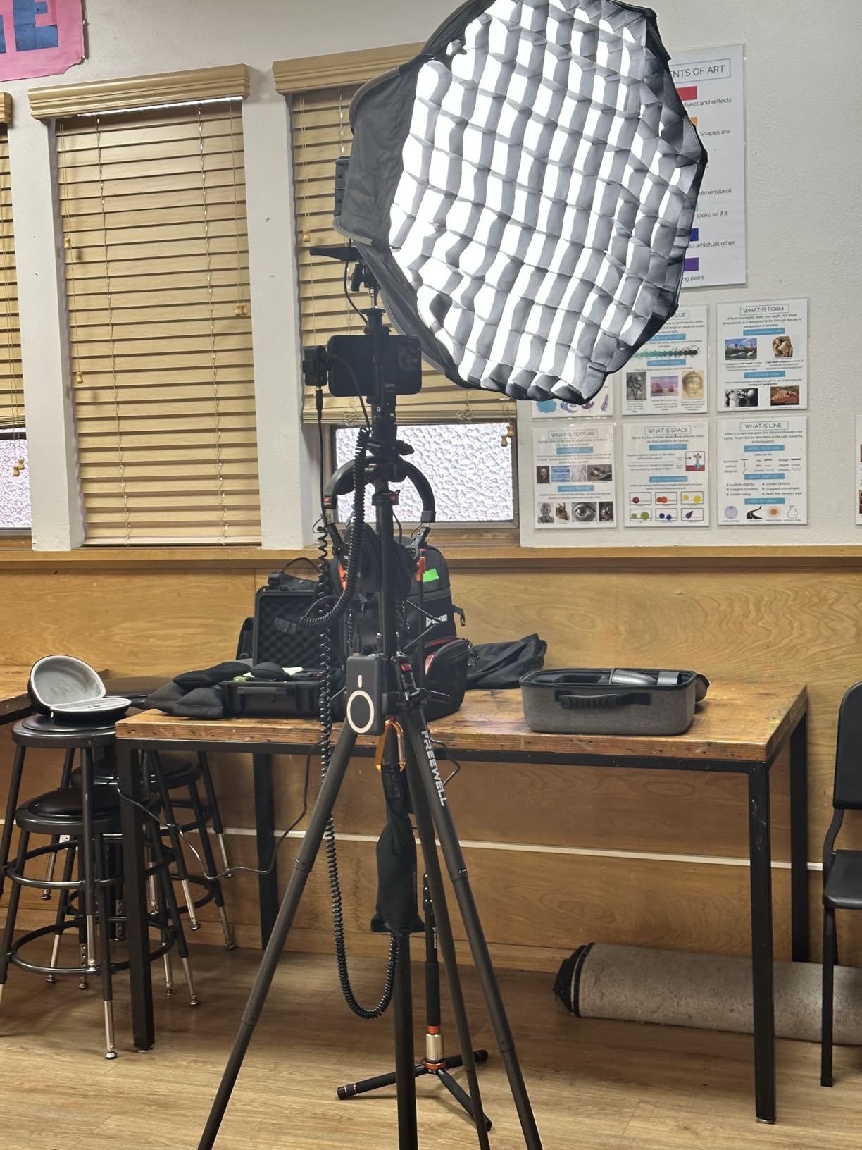 GVM 80W Bi-Color COB Video Light Kit with Bowens Mount Softbox & Stand, 2700K-7500K, CRI 97+ customer photo 1