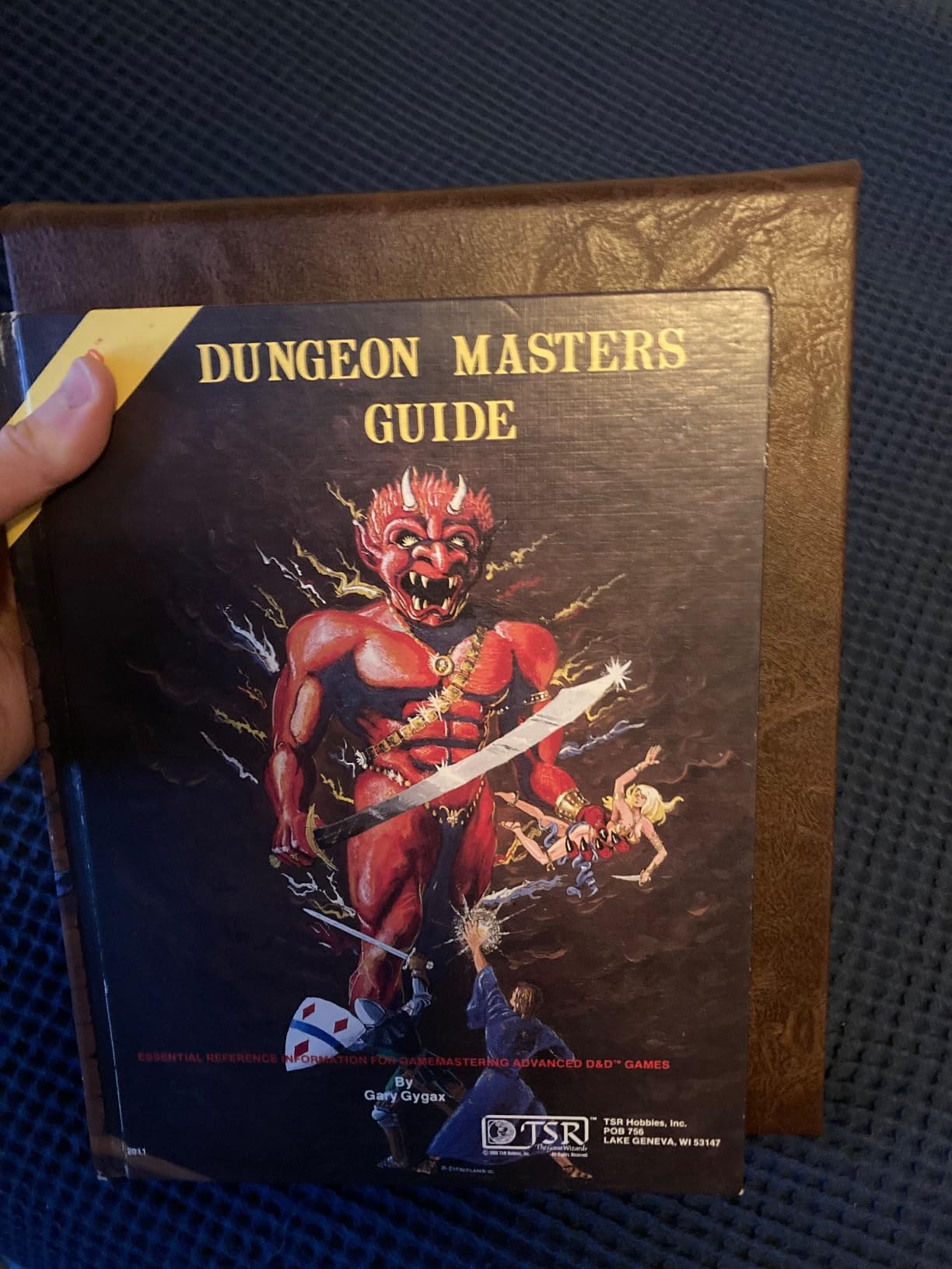 Game Master Screen - 30in Portrait DM Screen Compatible with Dungeons and Dragons and Other TTRPG - Faux Dragon Skin with Clear Dry Erase 8.5 x 11 Pockets - Slipcase Stores with DND Books customer photo 1