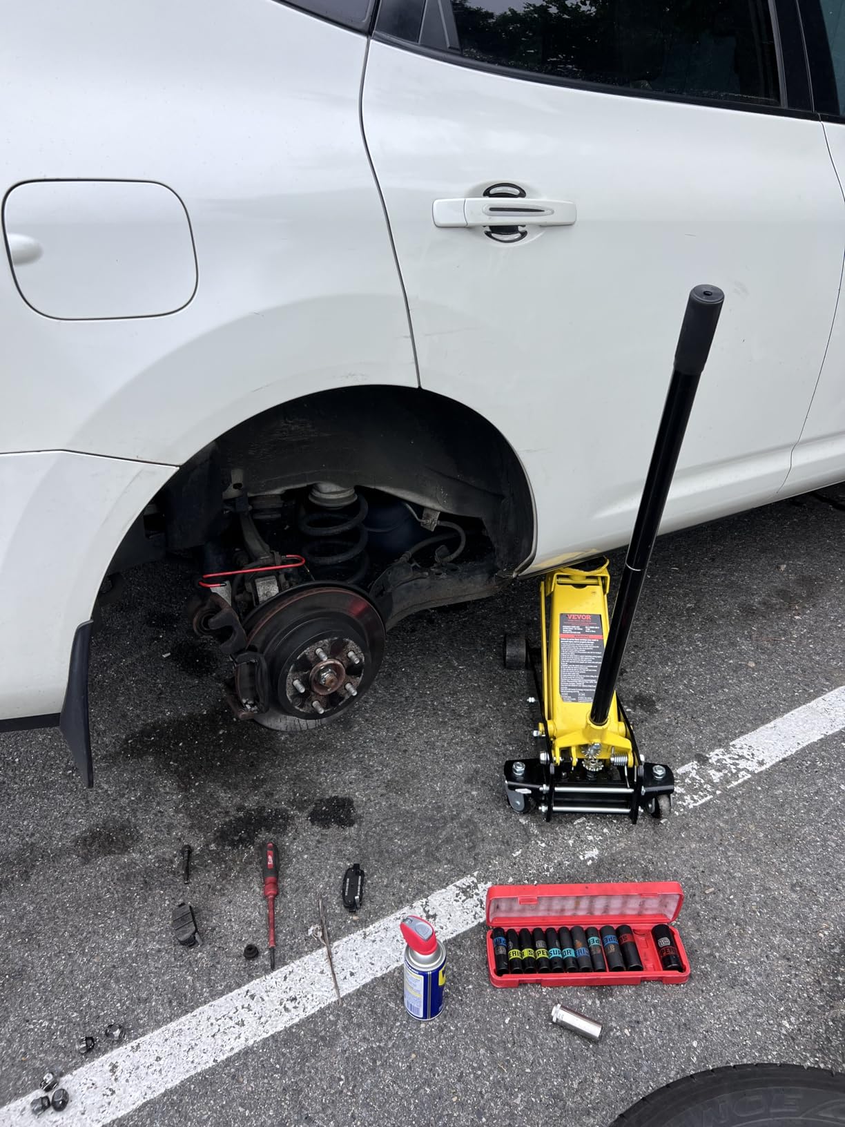 VEVOR 3 Ton Low Profile Floor Jack for All Terrain Vehicles, Heavy-Duty Steel Racing Jack with Quick Lift Pump, 5.12
