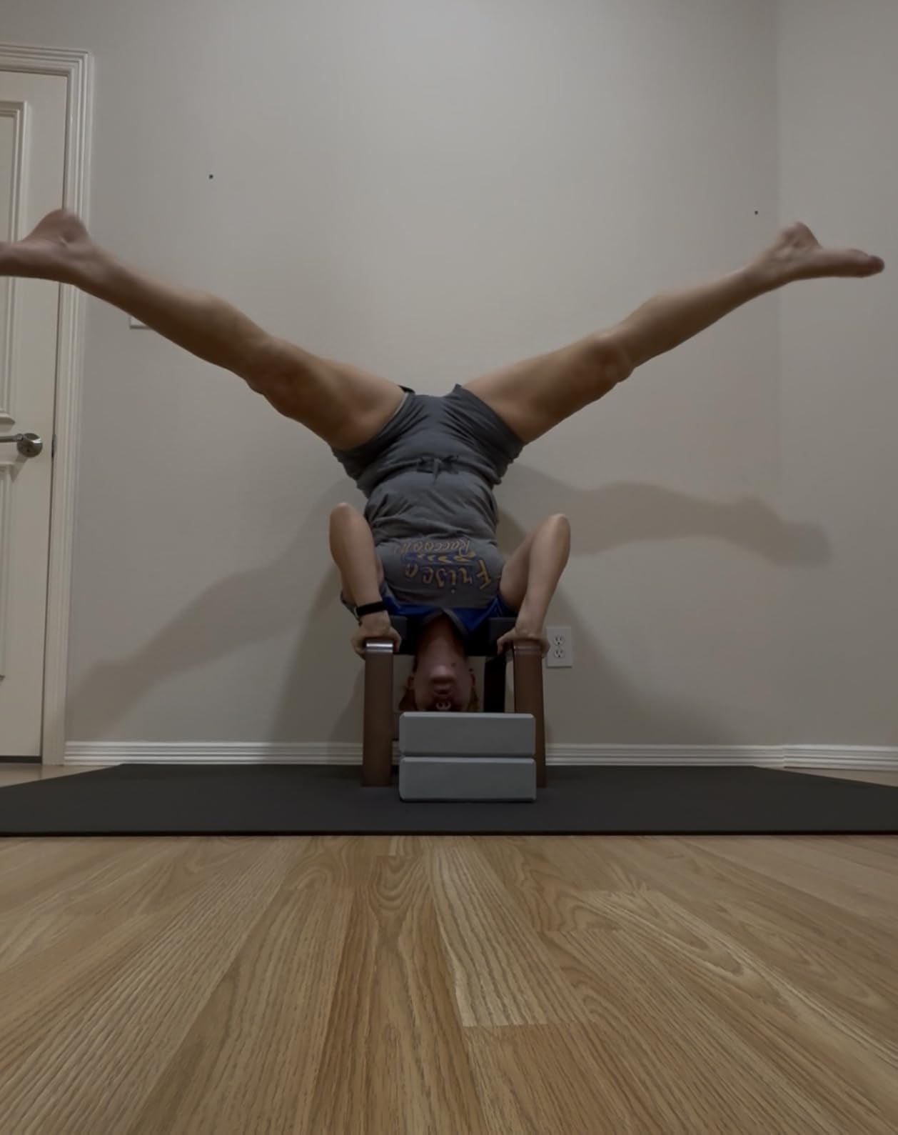 BODY RHYTHM Yoga Headstand Bench, Yoga Inversion Chair, Headstand Trainer for Relieve Stress, Improve Sleep & Digestion and Strength Training, Ideal for Home Workout, Fitness and Gym customer photo 1