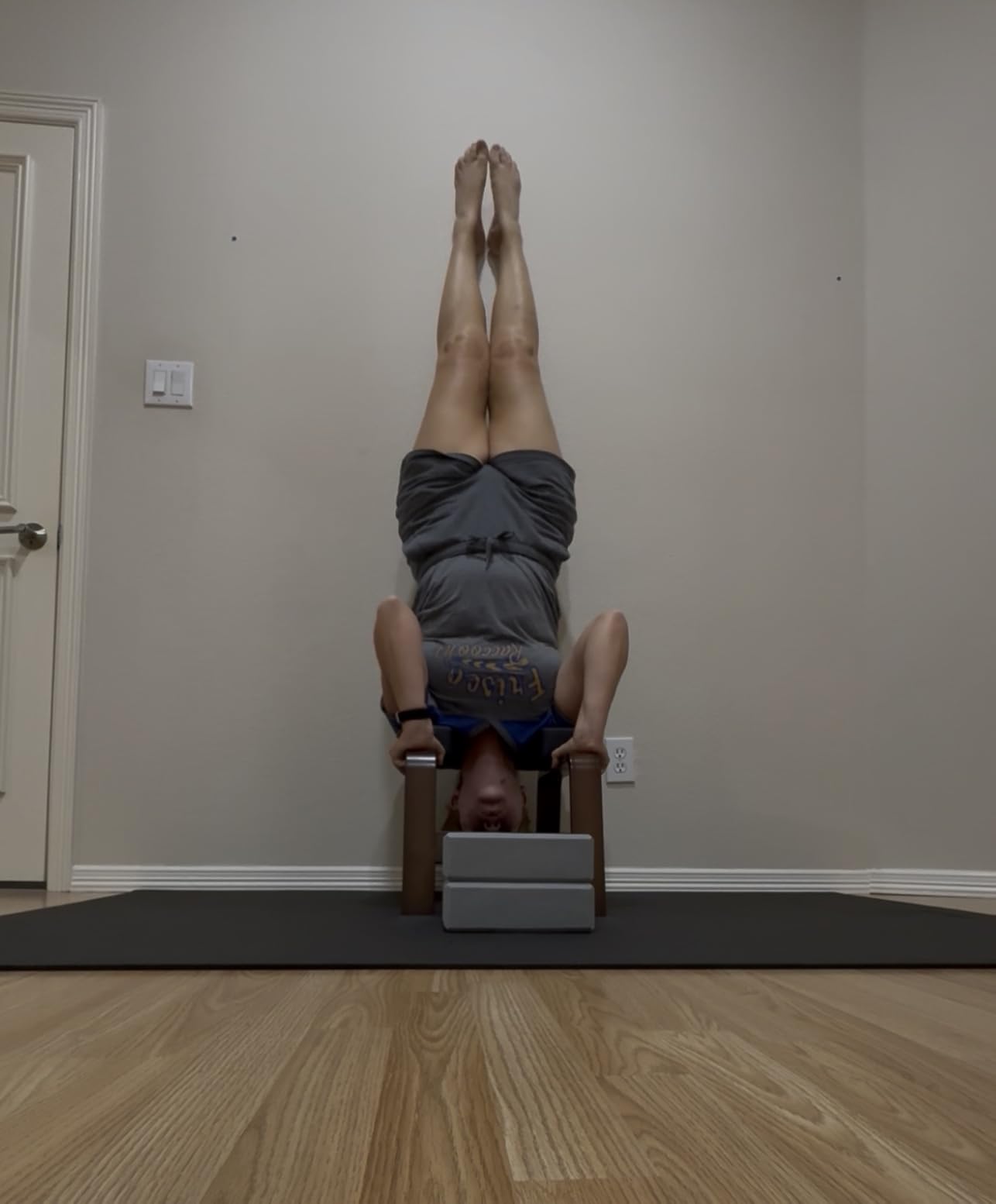 BODY RHYTHM Yoga Headstand Bench, Yoga Inversion Chair, Headstand Trainer for Relieve Stress, Improve Sleep & Digestion and Strength Training, Ideal for Home Workout, Fitness and Gym customer photo 2