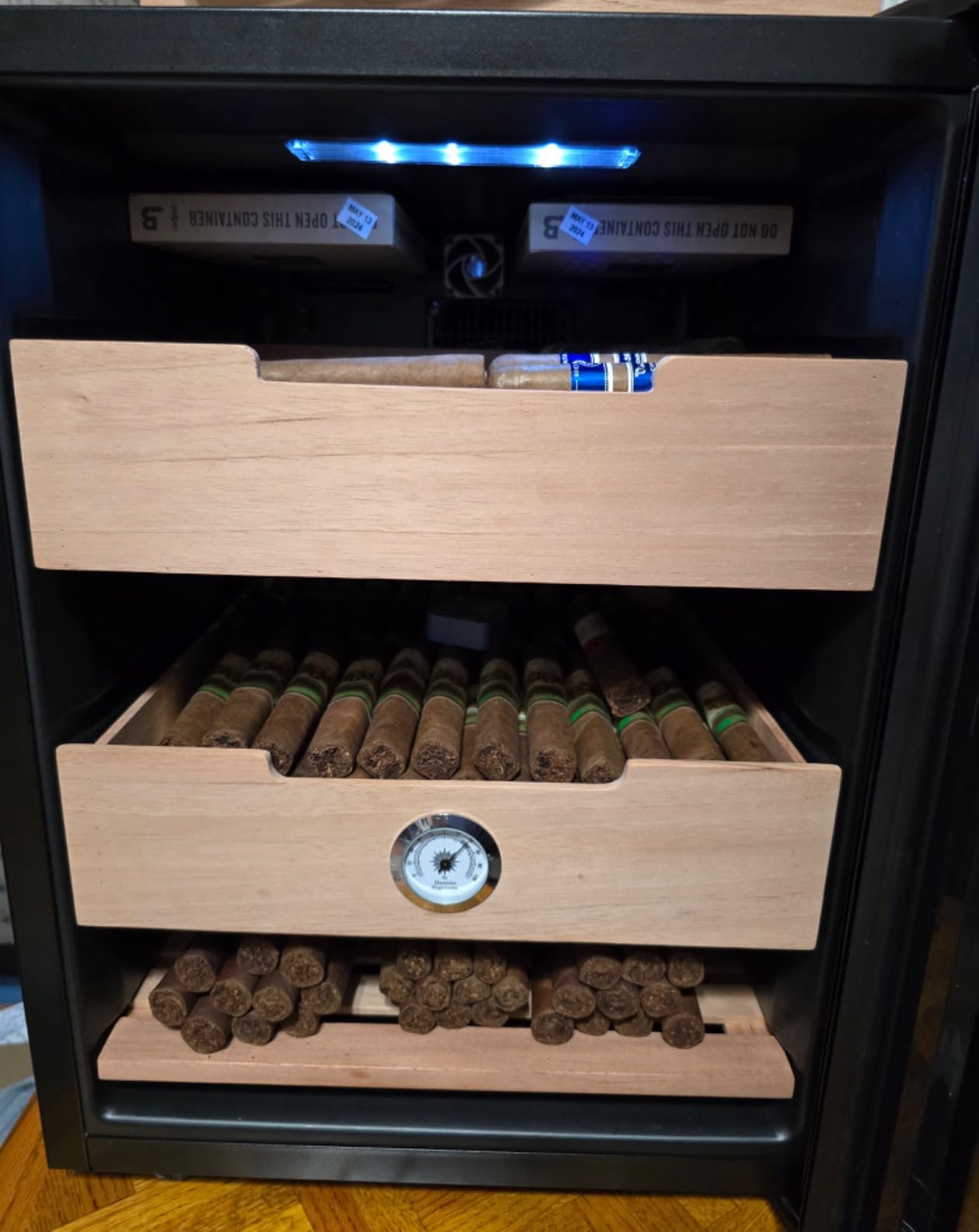 KingChii 23L Electric Cigar Humidors, Temperature Control Cabinet with Spanish Cedar Wood Shelves & Drawer Hygrometer Gifts for Men (150 Counts Capacity) customer photo 1