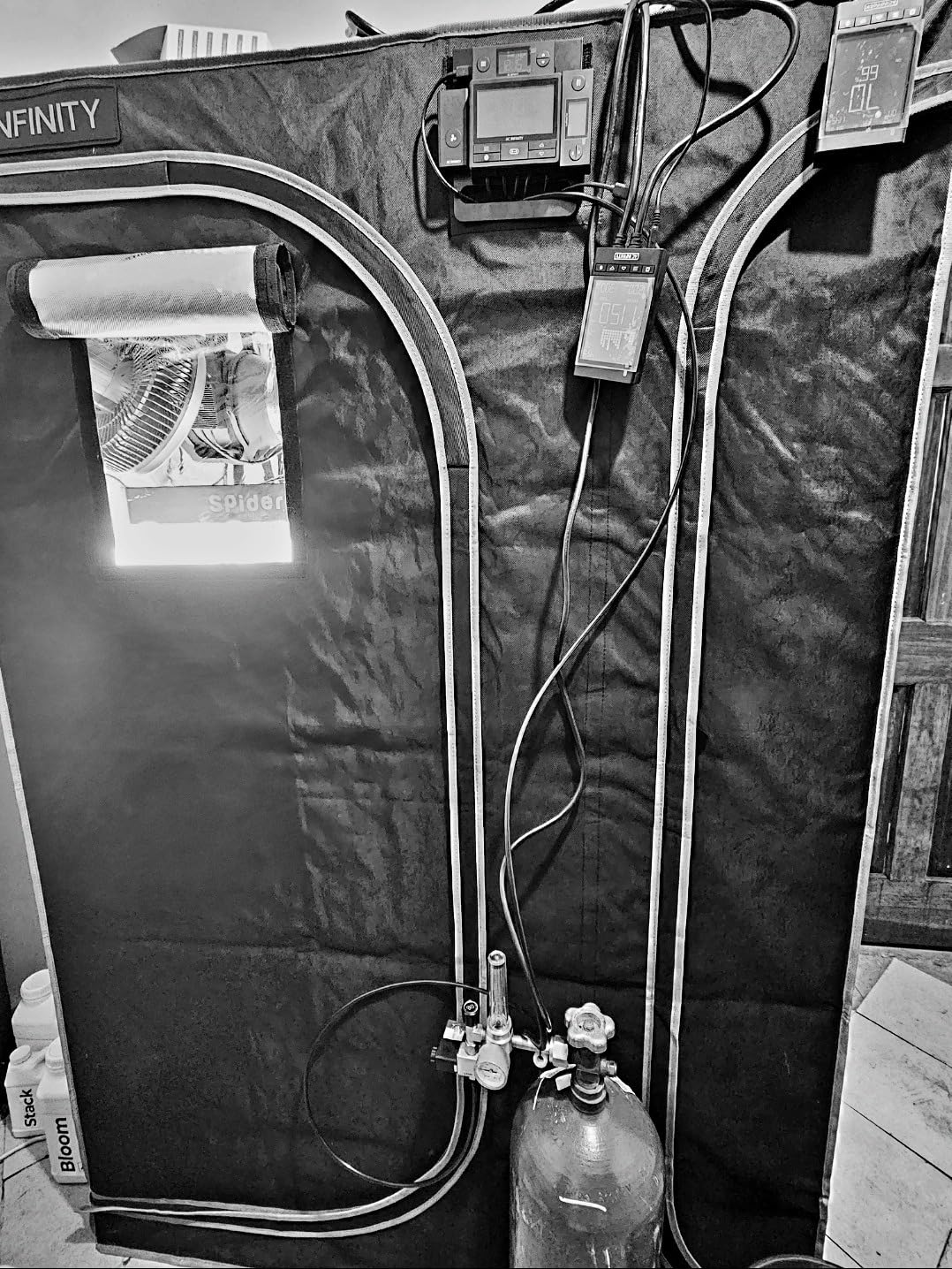 AC Infinity CO2 Regulator, Carbon Dioxide Monitor with Solenoid Valve and Gas Flow Meter, CO2 Gauge Gas System for Grow Tents, Grow Rooms, and Greenhouses customer photo 2