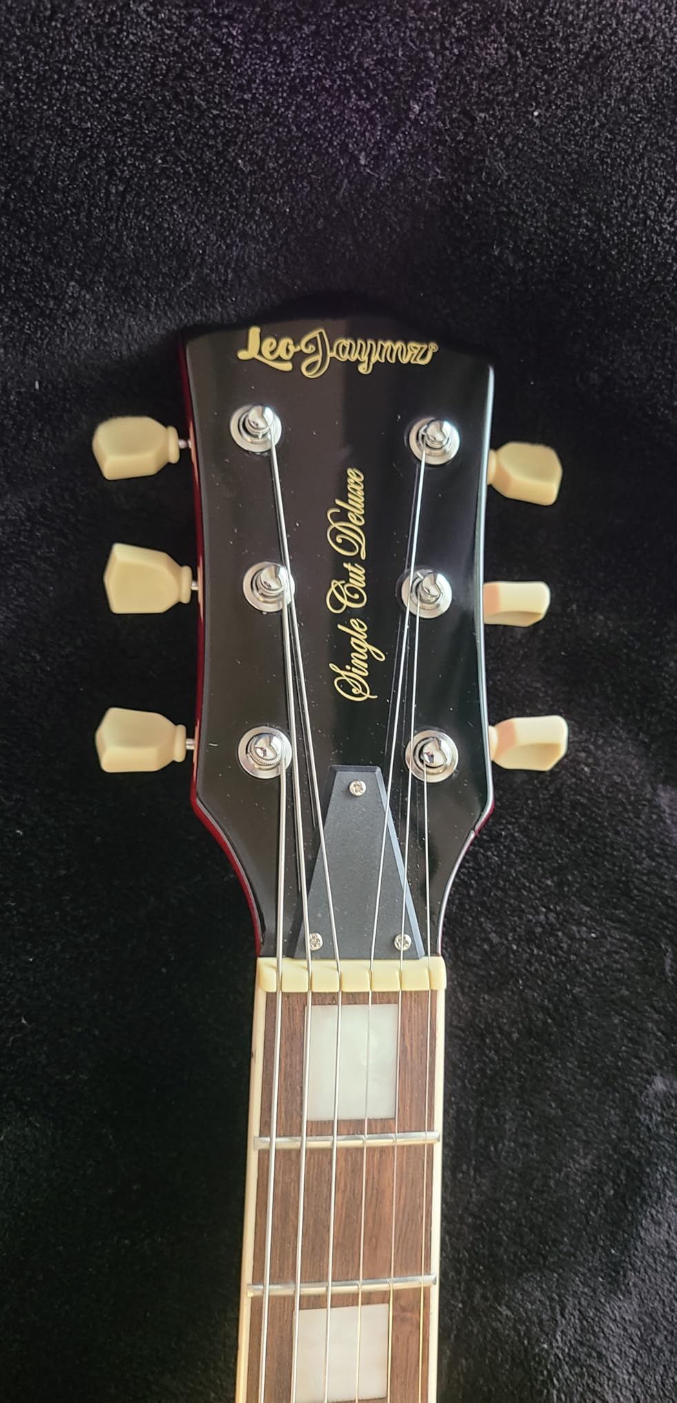 Leo Jaymz SC Series Electric Guitar - Mahogany Body, Laurel Fingerboard, Dual Humbuckers, Tune-O-Matic Bridge, C Neck, 18:1 Tuners (Cherry Sunburst) customer photo 2
