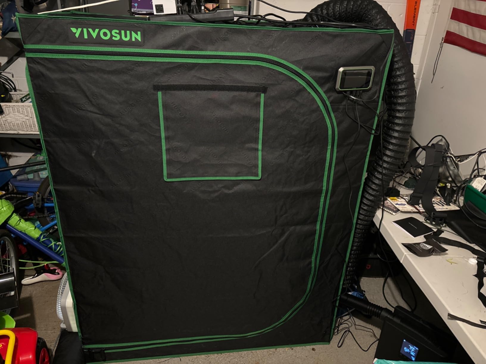 VIVOSUN Smart Grow Tent Kit 2.7 x 2.7ft WiFi-Integrated Automatic Complete Grow System with Full Spectrum LED Grow Light 150W, Efficient Ventilation System with GrowHub E42A+ Controller customer photo 2