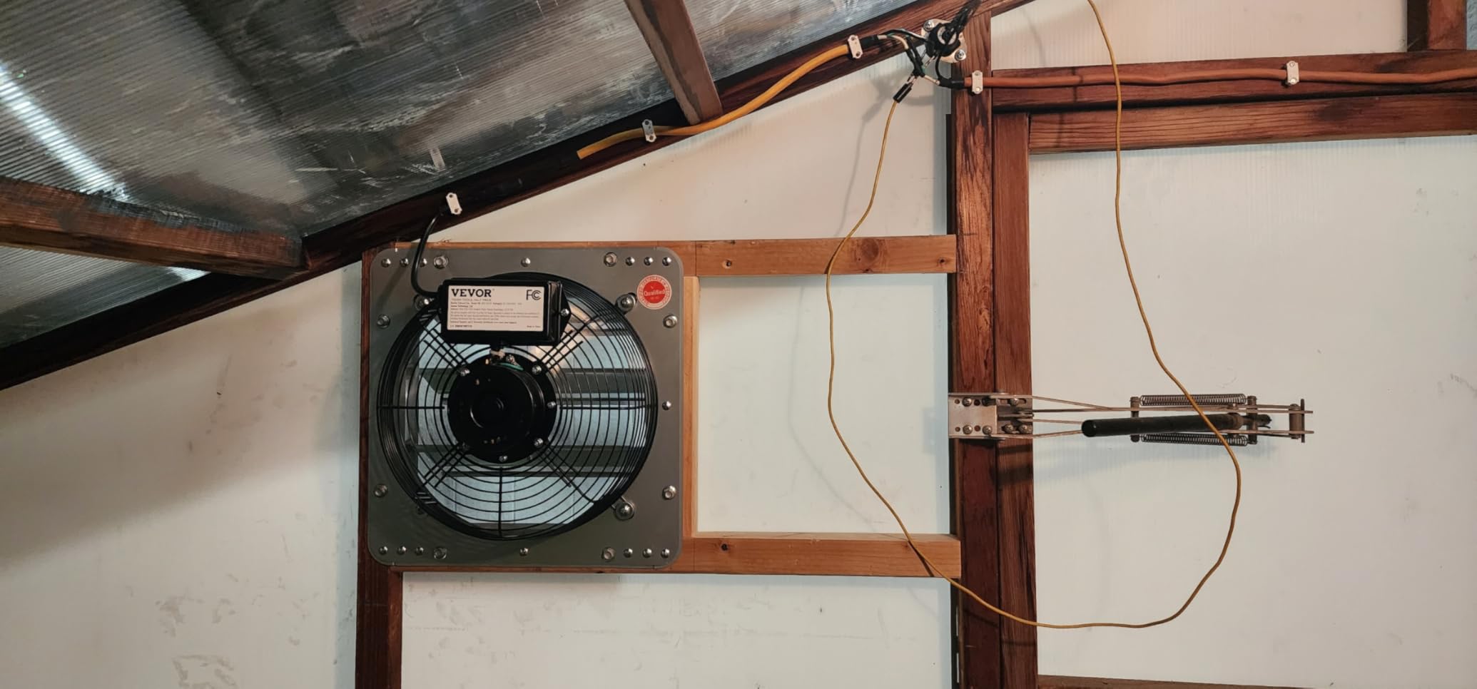 VEVOR Shutter Exhaust Fan, 16'' with Various Speeds, AC-motor, 2000 CFM, Wall Mount Attic Fan, Ventilation and Cooling for Greenhouses, Garages, Sheds, FCC customer photo 1