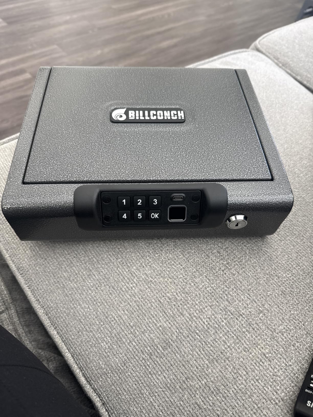BILLCONCH Gun Safe,Biometric Gun Safe for Pistols, 3 Ways Fingerprint Digital PIN Key Unlock, Smart safe box with Sound,for Cloakroom living room Bedroom Nightstand customer photo 1