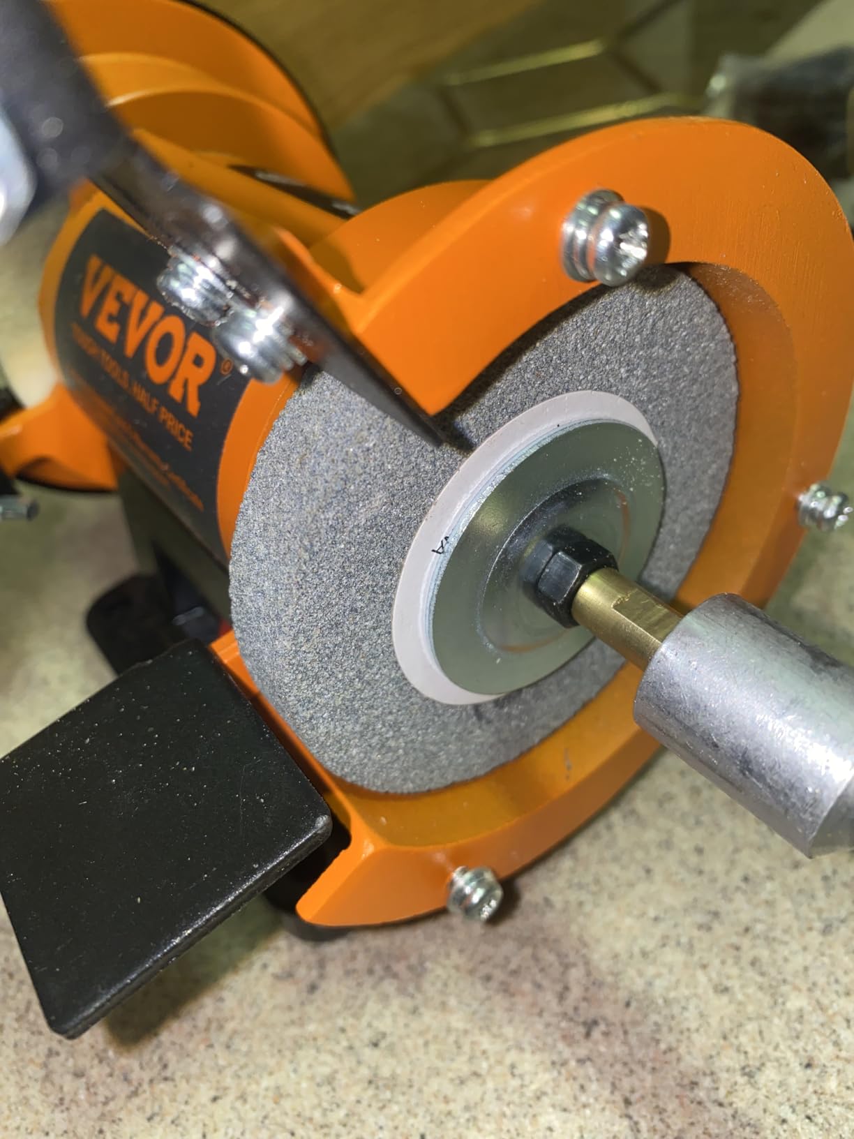 VEVOR Bench Buffer Polisher, Bench Buffer Grinder Polishing & Buffing Machine for Metal/Jewelry/Wood/Jade/Plastic/Silver DIY, with Wool/Abrasive Fiber Wheel/Grinding Wheel, 100pcs Tools, 3590RPM customer photo 1