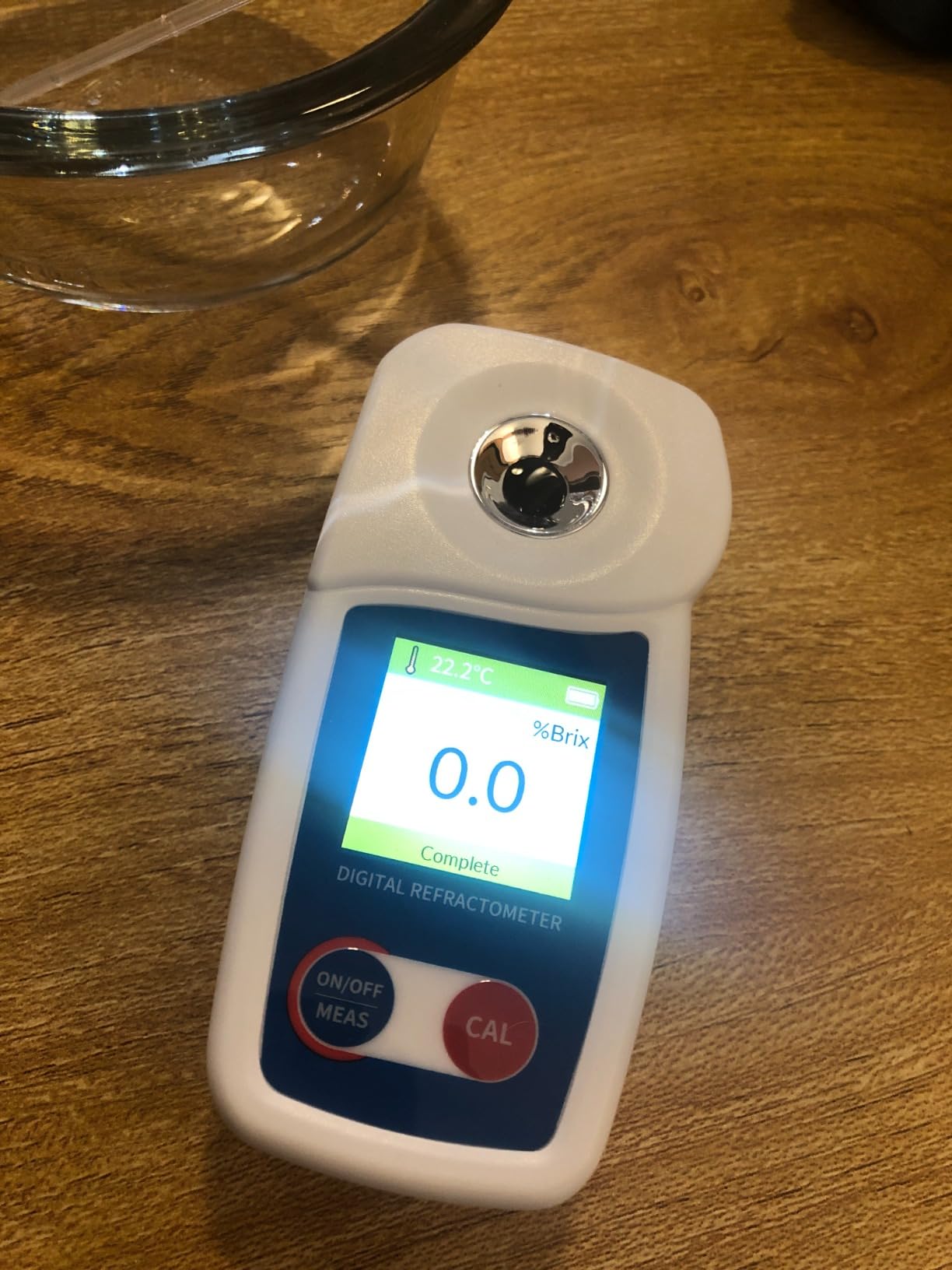 Digital Brix Refractometer Flagfront brix Meter Refractometer Automatic Temperature Compensation Brix Refractometer Range 0-55%，±0.1% Precision for Fruit Juice Coffee customer photo 2