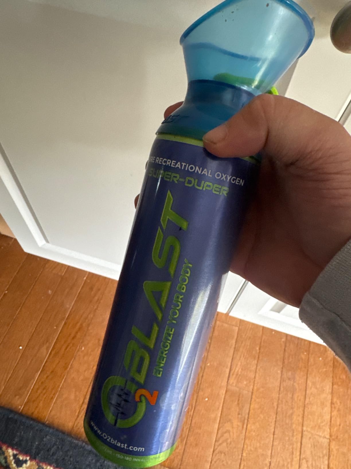 O2 Blast - Portable Oxygen Can, Filled with 99.99% Pure Oxygen in a Can with Breathing Mask for Sports, Travel, and High Altitude Use | On-the-Go Air Support for Hiking and Outdoors - 10L, 5-Pack customer photo 1