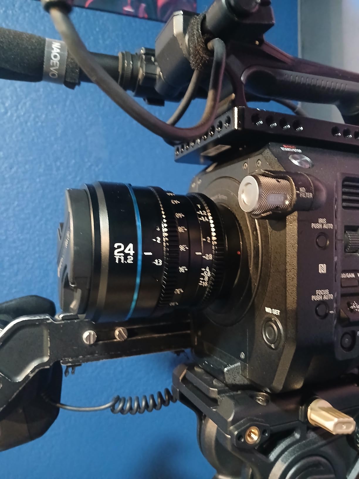 SIRUI Night Walker 55mm S35 Manual Focus Cine Lens, T1.2 Large Aperture Lens for E Mount Cameras, FX30, ZVE-10, A6500, A6600 (MS55E-B, Black) customer photo 1