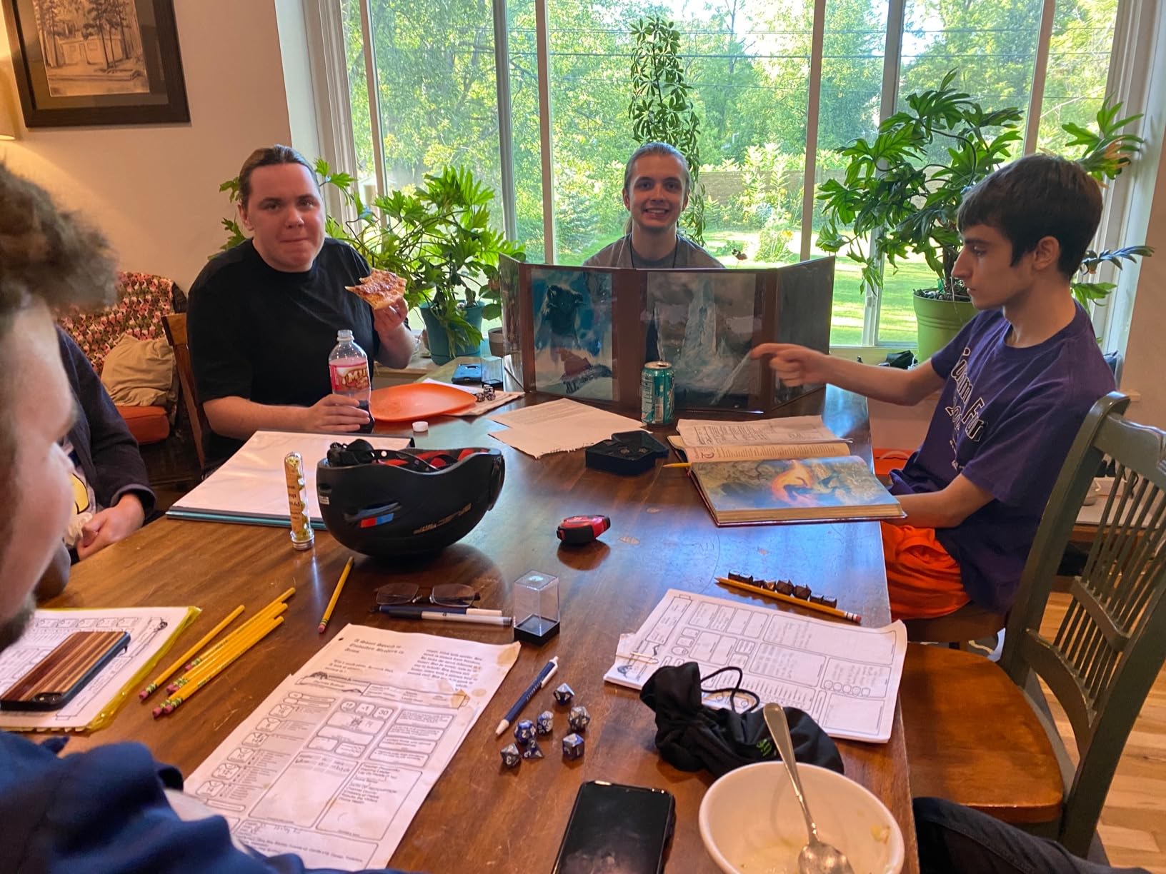 CASEMATIX DM Screen Faux Leather Double-Sided Customizable GM Screen - 8-Pocket Folding Dungeon Master Screen with Outward-Facing Windows for Artwork and Reference Sheets customer photo 1