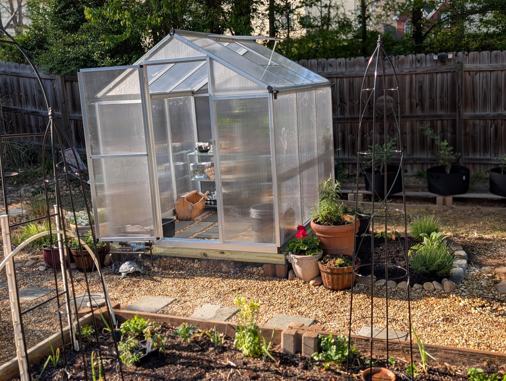 Outsunny 8' x 6' Greenhouse for Outdoors, Polycarbonate Greenhouse with Rain Gutter and Roof Vent, Aluminum Walk-in Green Houses for Outside Patio Backyard Garden customer photo 2
