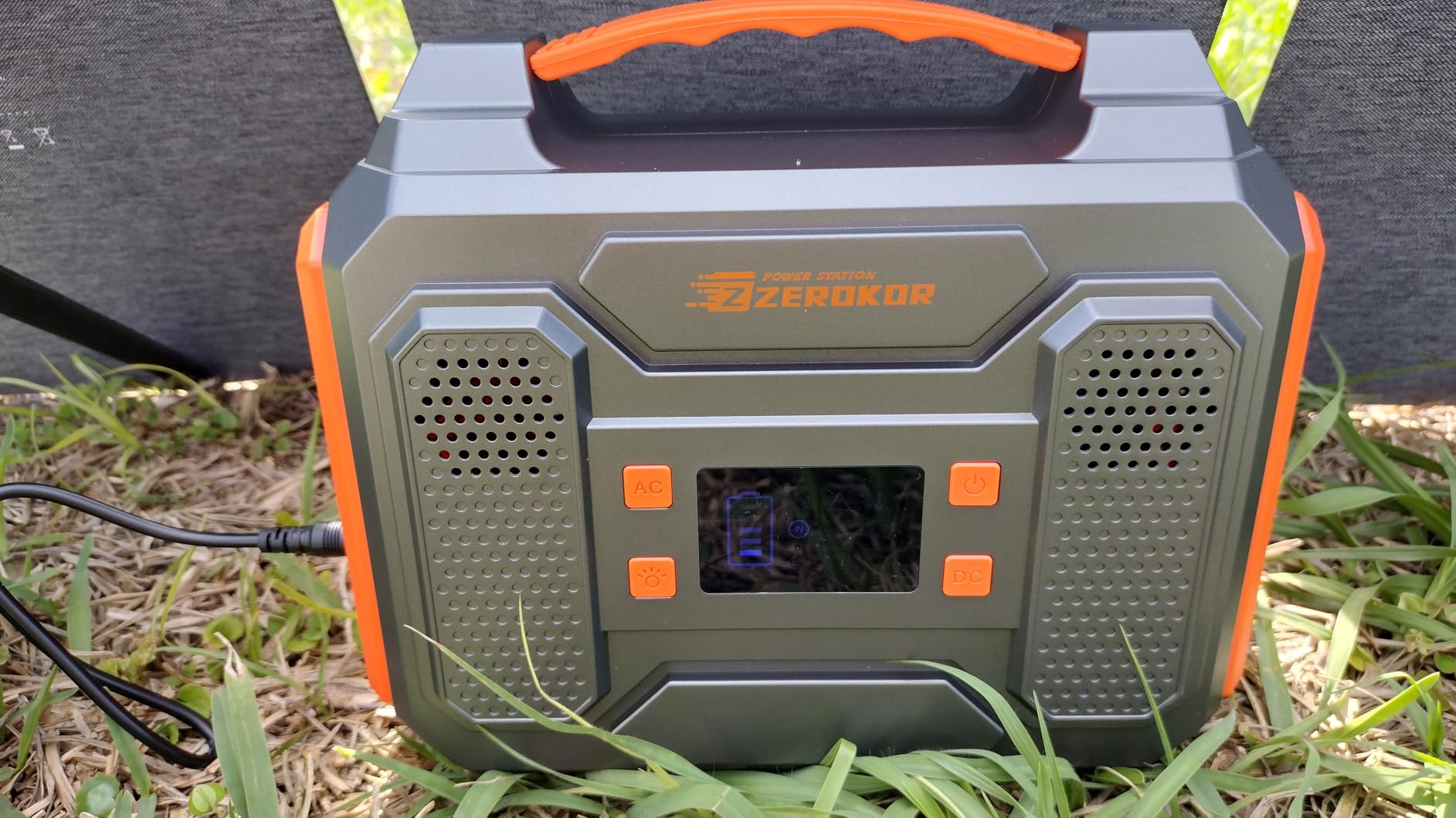 Portable Solar Generator, 300W Portable Power Station with Foldable 60W Solar Panel, 110V Pure Sine Wave 280Wh Battery Power Pack with USB DC AC Outlet for Camping Smart Devices RV Van Outdoor-Orange customer photo 2