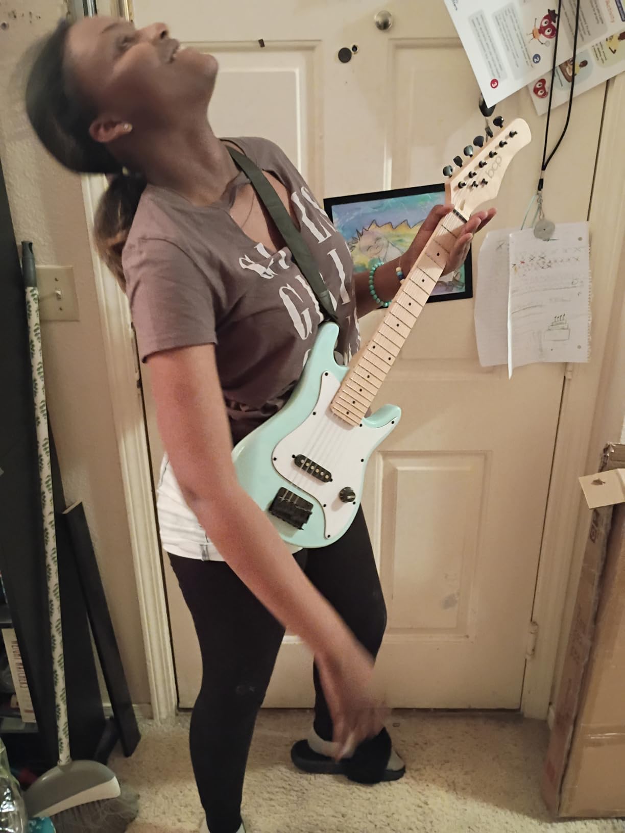 Best Choice Products 30in Kids Electric Guitar Beginner Starter Kit w/ 5W Amplifier, Strap, Gig Bag, Strings, Picks - Metallic Blue customer photo 1