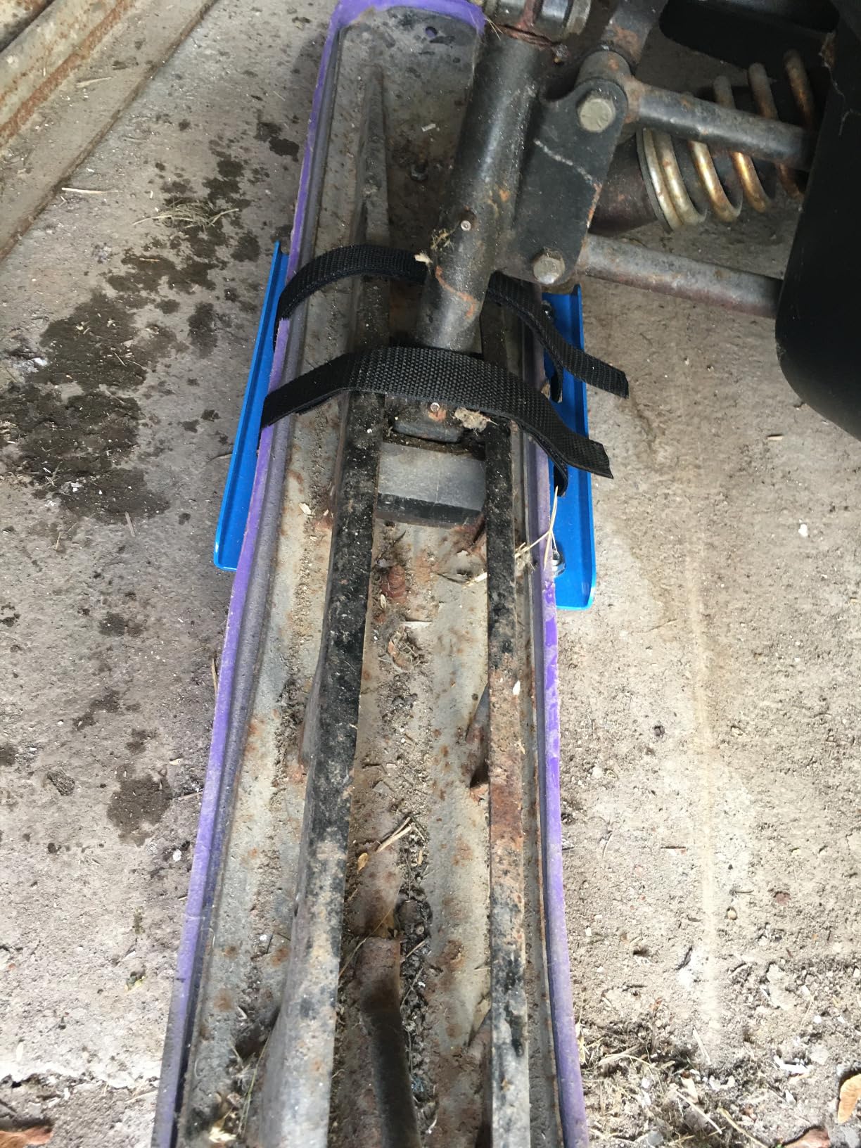 Snowmobile Dollies Full-Rubber-Pad-Protection Heavy Duty Dollies Carries up to 1500 lbs (682 kg) V-Slide with 2.5 Inch Swivel Casters 2 Pairs of Heavy Duty Straps KF2020 customer photo 1