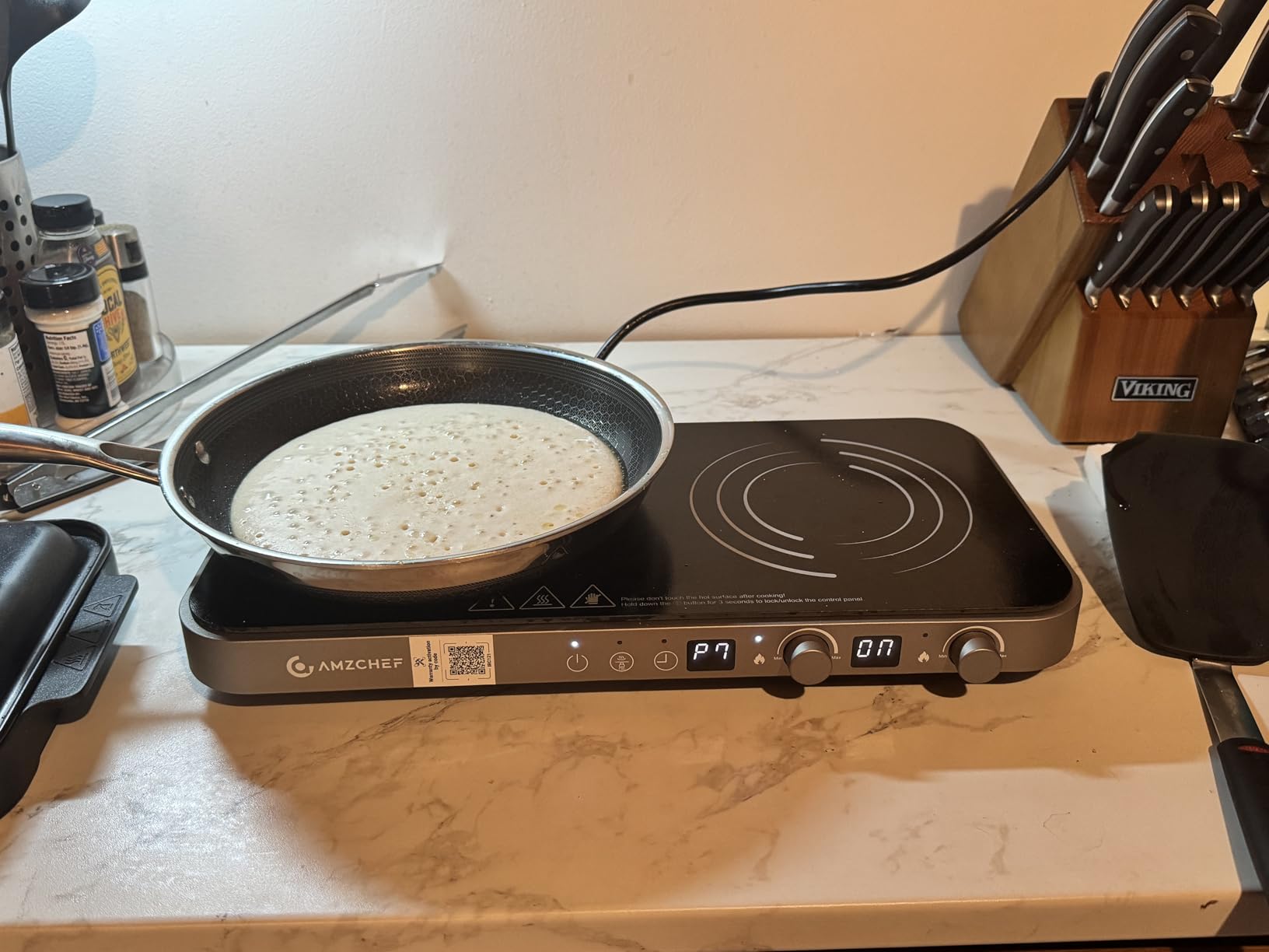 AMZCHEF Double Induction Cooktop with Removable Griddle Pan Non-stick, 1800W 2 burner Portable Induction Stove With Sensor Touch 9 Power Levels, 99 Min Timer, Iron Grey customer photo 1