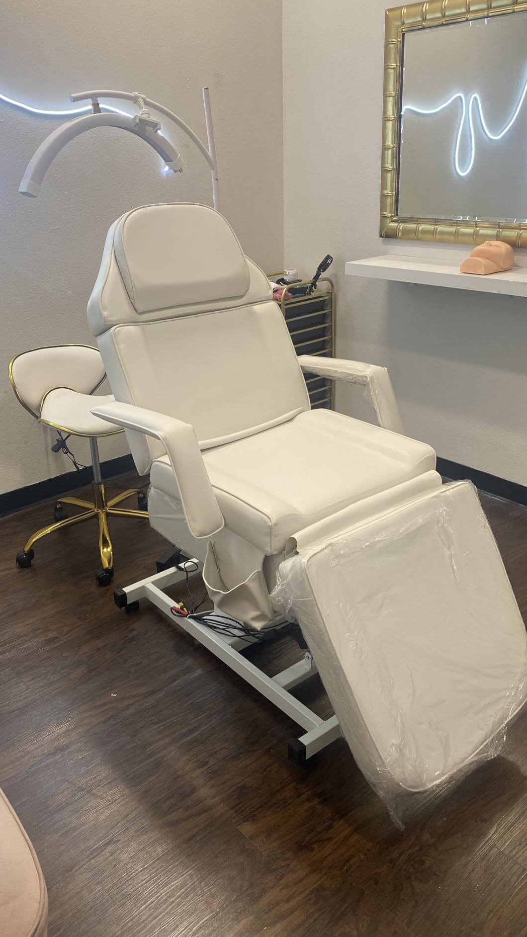 OmySalon Fully Electric Salon Facial Bed Chair, Multi-Purpose Massage Tattoo Lash Waxing Table, Height Backrest Footrest Adjustable, for Beauty Barber Spa (White) customer photo 1