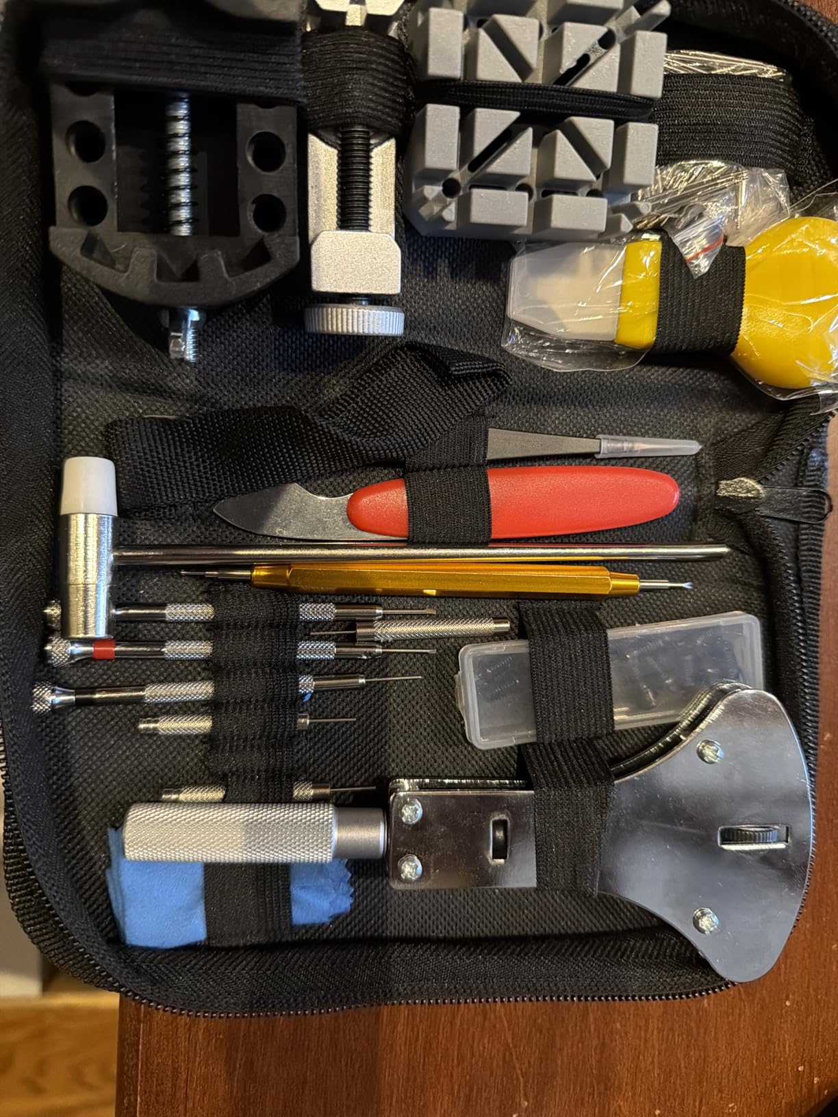 Singcci Watch Repair Kit, 151 PCS Professional Watch Battery Replacement Tool Kit, Watch Strap Bracelet Removal Tool with Carrying Case and Instructions customer photo 1