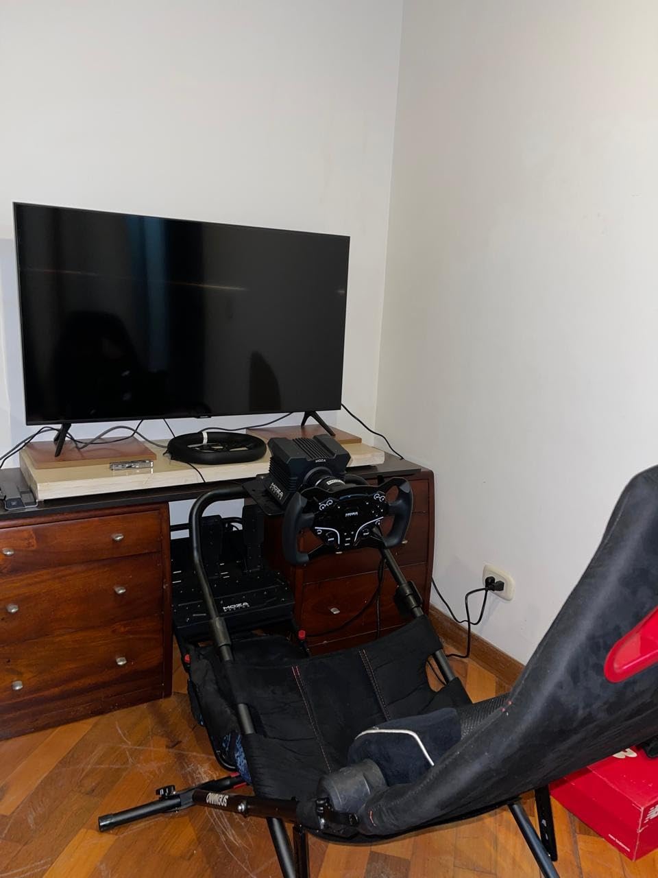 DIWANGUS Racing Simulator Cockpit Foldable Racing Wheel Stand with Seat Chair Sim for Logitech G29 G920 G923 G27 G25 Thrustmaster T248X T248 T300RS GT T300RS T300 Ferrari TX T-GT TS-PC TS-XW Ferrari 458 T150 T80 TMX TMX PRO customer photo 1