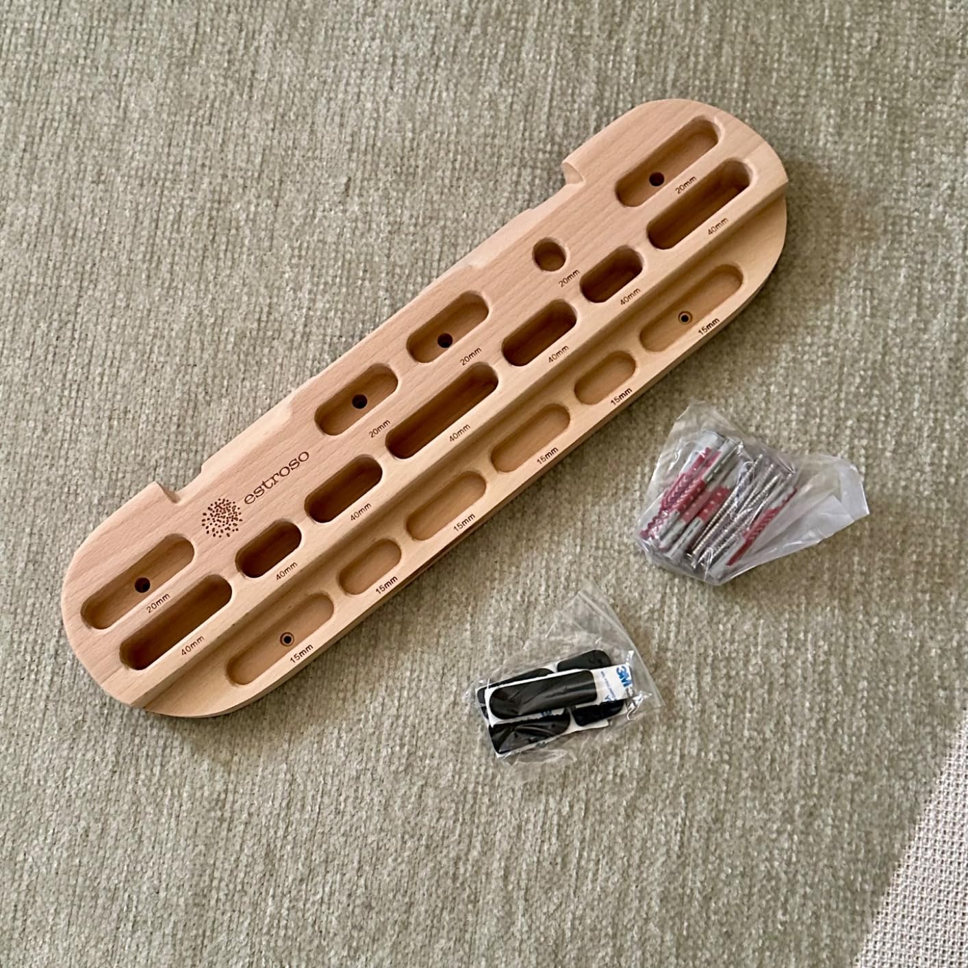 ESTROSO Wooden Hangboard - Training Hang Board with Adjustable Grip Depths customer photo 2