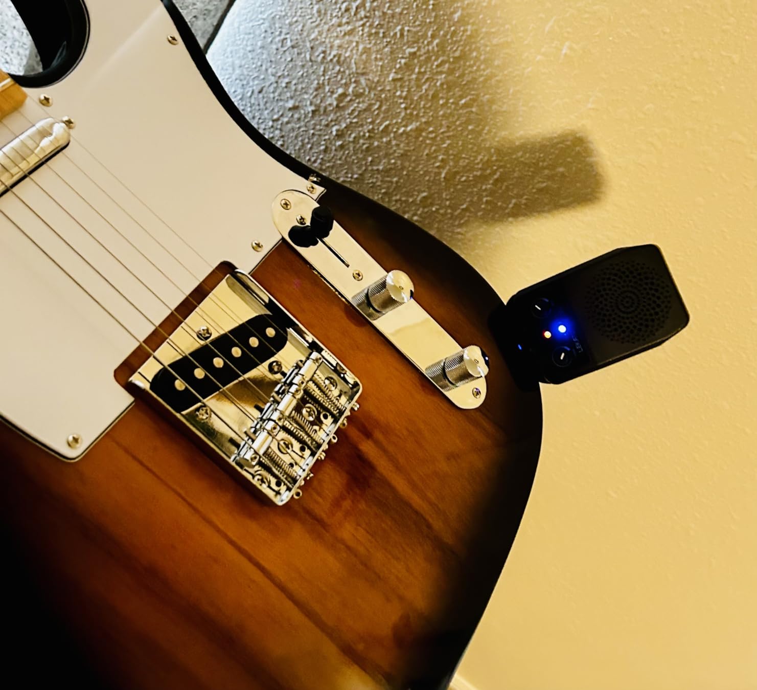 LEKATO Mini Electric Guitar Amp 5W, Portable Guitar Amp Bluetooth with Built-in 4 Effects, Clean Distortion Overdrive Reverb customer photo 2