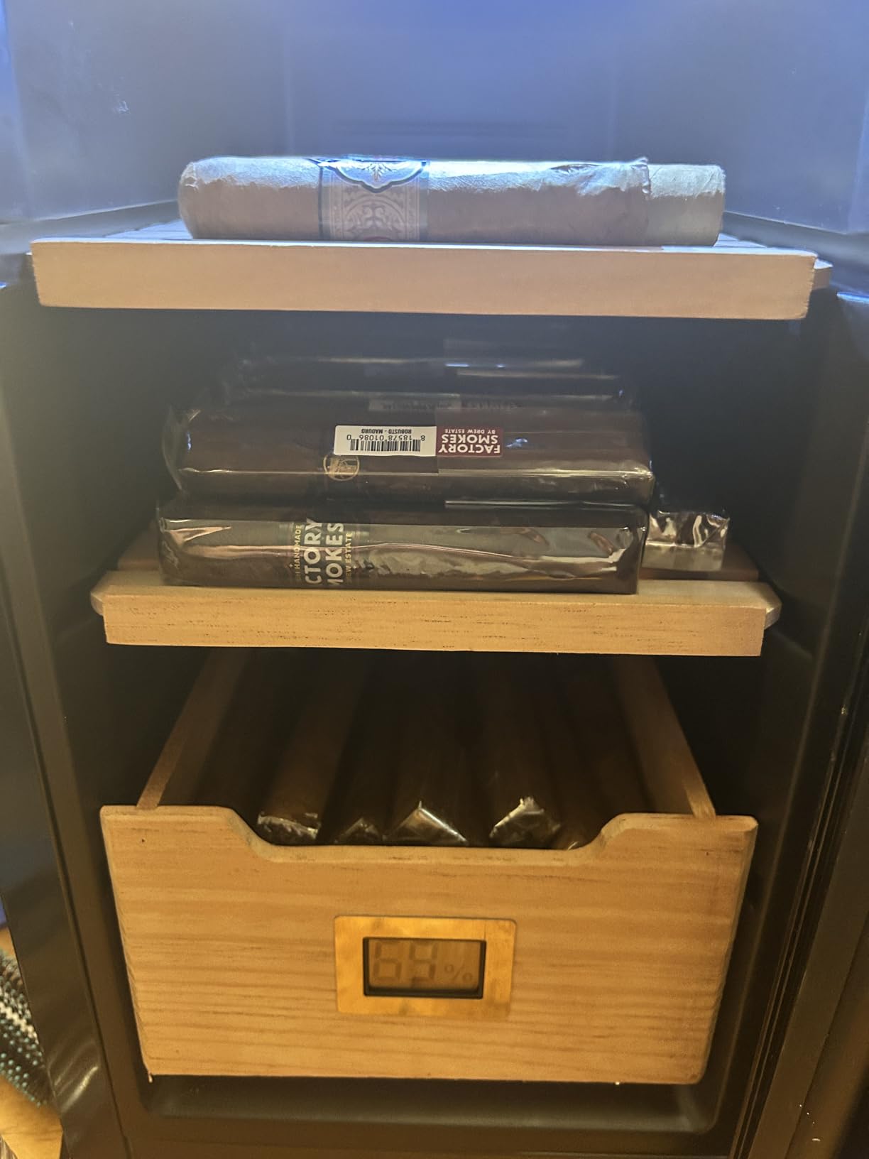 NEEDONE Electric Cigar Humidor 26L with Heating and Cooling Quiet Control System, Thermostatic Cabinet for 200 Counts with Spanish Cedar Wood Shelves & Drawer with Hygrometer, Gift for Men customer photo 2