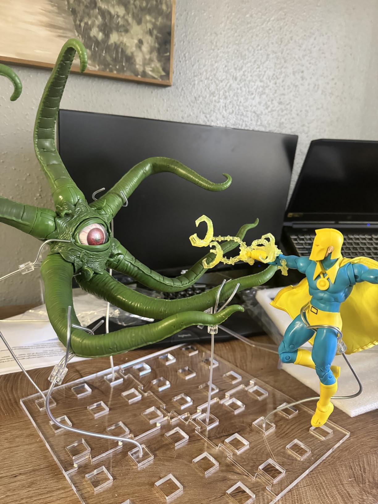 Premium Octopus Flight Stand - The Ultimate Action Figure Posing Display for Collectors customer photo 1