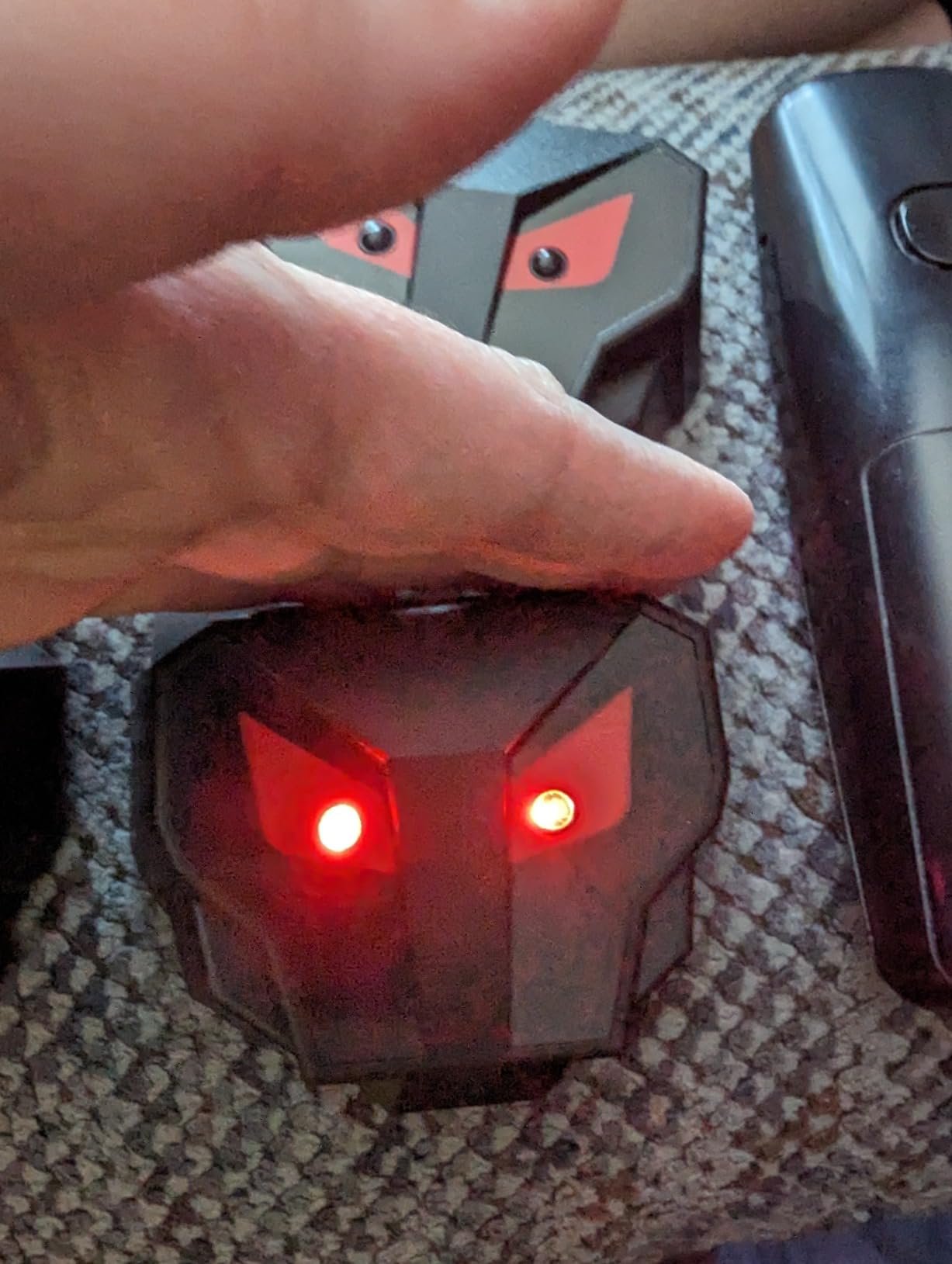 Lulu Home 4 Packs Solar Animal Repeller, Nocturnal Predator Deterrents with Red LED Flashing Lights Drive Away Raccoons, Deer, Skunks, Coyotes, Birds, Foxes from Chicken Coop Yard Farm customer photo 2