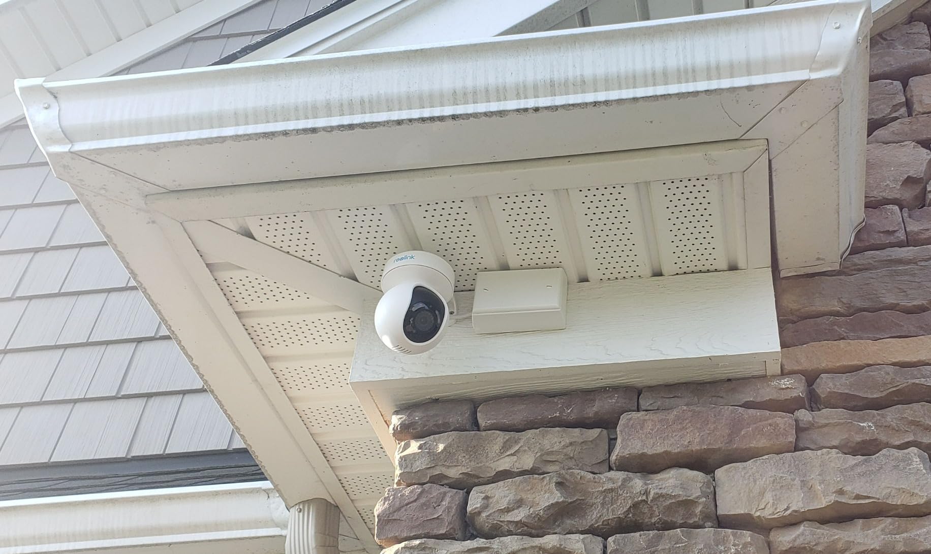 REOLINK 4K PoE Security Outdoor IP Camera with 355deg Pan & 50deg Tilt, Color Night Vision for Home Surveillance, Auto Tracking, Smart Detection, Two-Way Talk, E1 Outdoor SE PoE customer photo 2