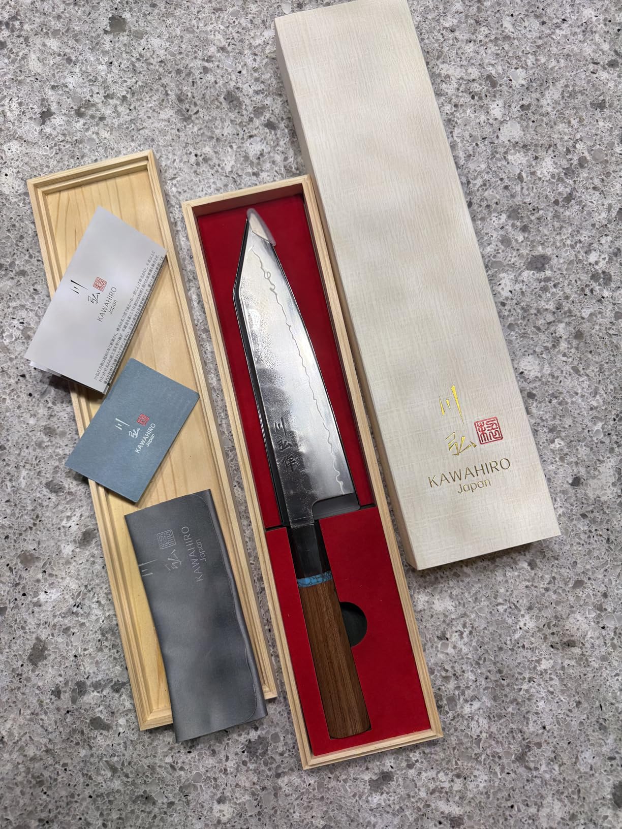 KAWAHIRO Japanese Chef Knife, 8 Inch Hand Forged Razor Sharp VG10 Kitchen Knife for Effortless Meat & Veggie Slicing, Professional Gyuto with Ergonomic Octagonal Handle, Premium Gift Box customer photo 2