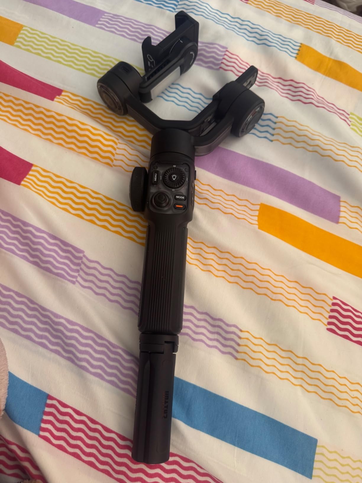 Smooth 5S AI [Official] 3-Axis Gimbal Stabilizer for Smartphone, iPhone Gimbal with Built-in Fill Light, Tripod, Phone Stabilizer for Video Recording Supports Gesture Control, 360 Inception customer photo 1