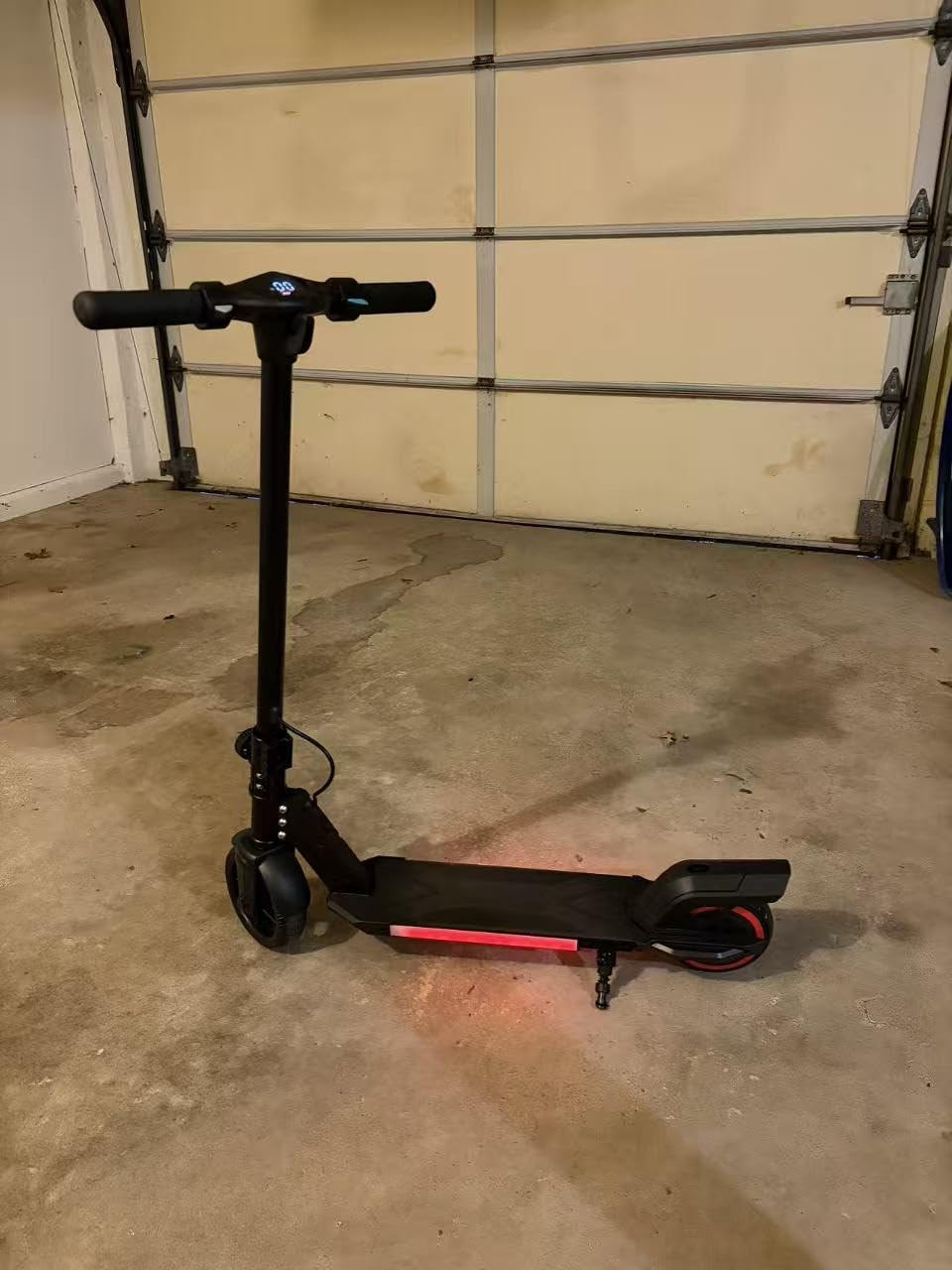 Foldable Electric Scooter for Kids, with Bright Front LED Lights, Shining Pedal, LED Display, Dual Brakes 150W Motor Kids Electric Scooter, UL2272 Certified customer photo 1