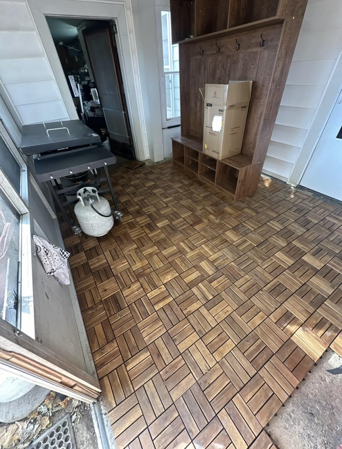 Yaheetech 54pcs Hardwood Interlocking Patio Deck Tiles Acacia Waterproof Wood Flooring Tiles for Patio Garden Poolside, 12'' x12'' Indoor Outdoor Use All Weather, Wood customer photo 2