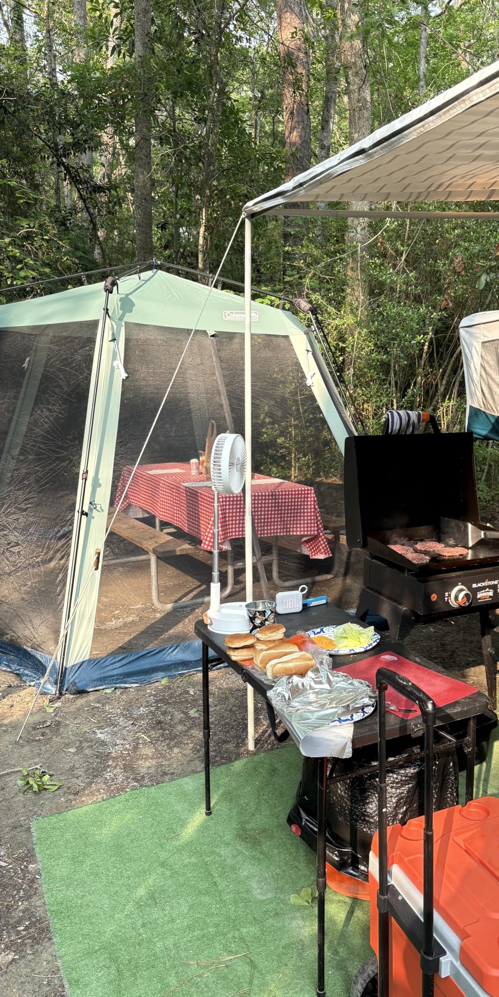 Coleman Skylodge Portable Screenhouse with 1-Minute Setup, Screened Gazebo for Bug-Free Lounging, Outdoor Sun Shade for Picnic, Events, Parties, Camping & More customer photo 1