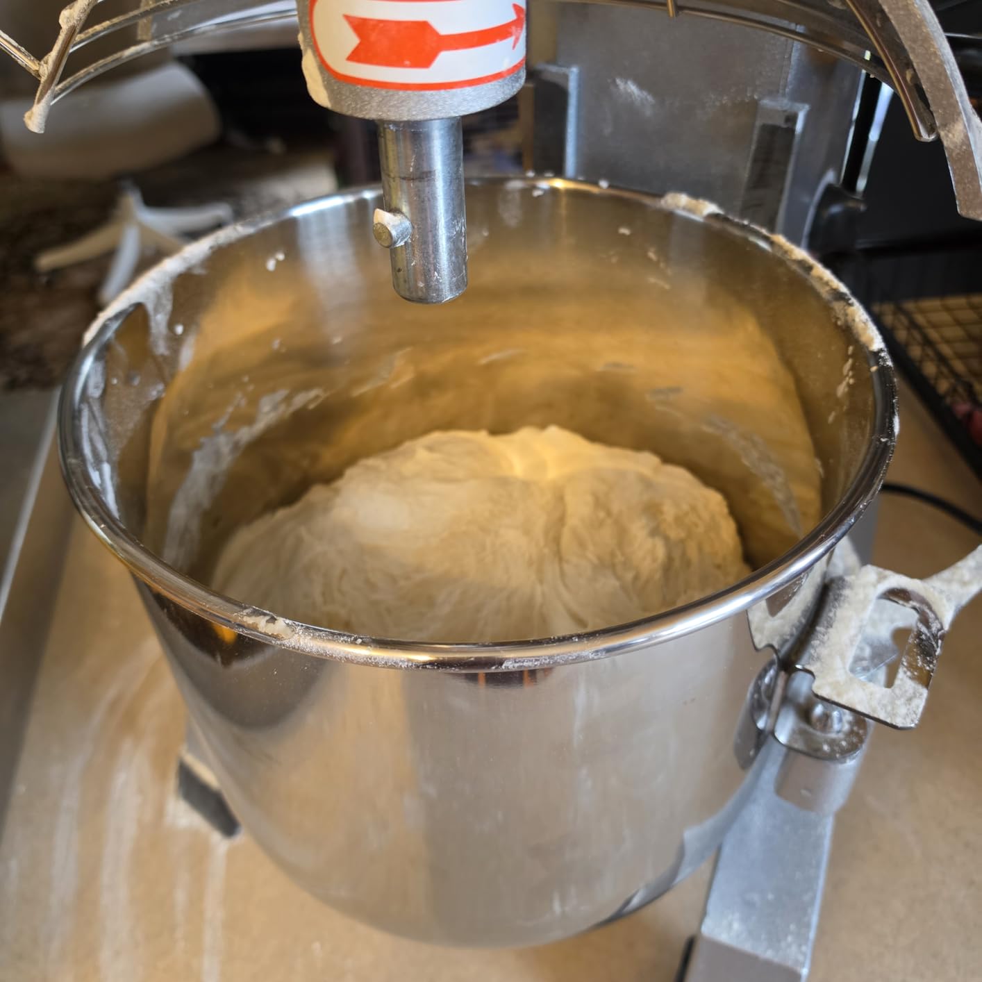 VEVOR Commercial Food Mixer, 15Qt Capacity with Timer, 500W Stainless Bowl, 3 Speed Options 113/184/341 RPM, Includes Dough Hook & Whisk customer photo 1