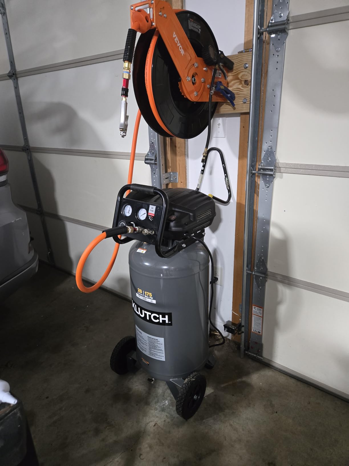 Klutch 60-Gallon Single-Stage Vertical Air Compressor, 3.7 HP, 230 Volts customer photo 1