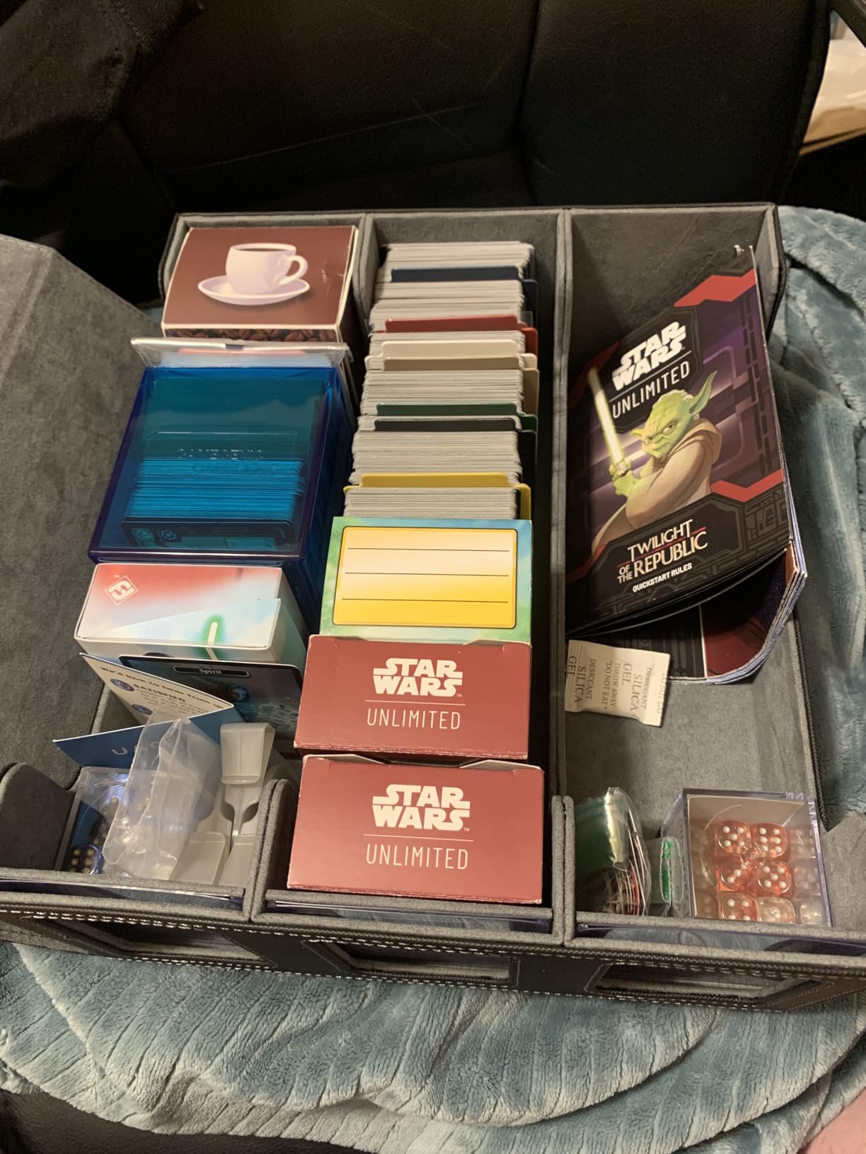 UAONO Trading Card Storage Box with Commander Display; 2400+ Deck Box for MTG with Removable Cover; Top Loaders Card Case fits Magic TCG PTCG Sports Cards; 24 Dividers, 4 Stoppers (Black, Grey) customer photo 2