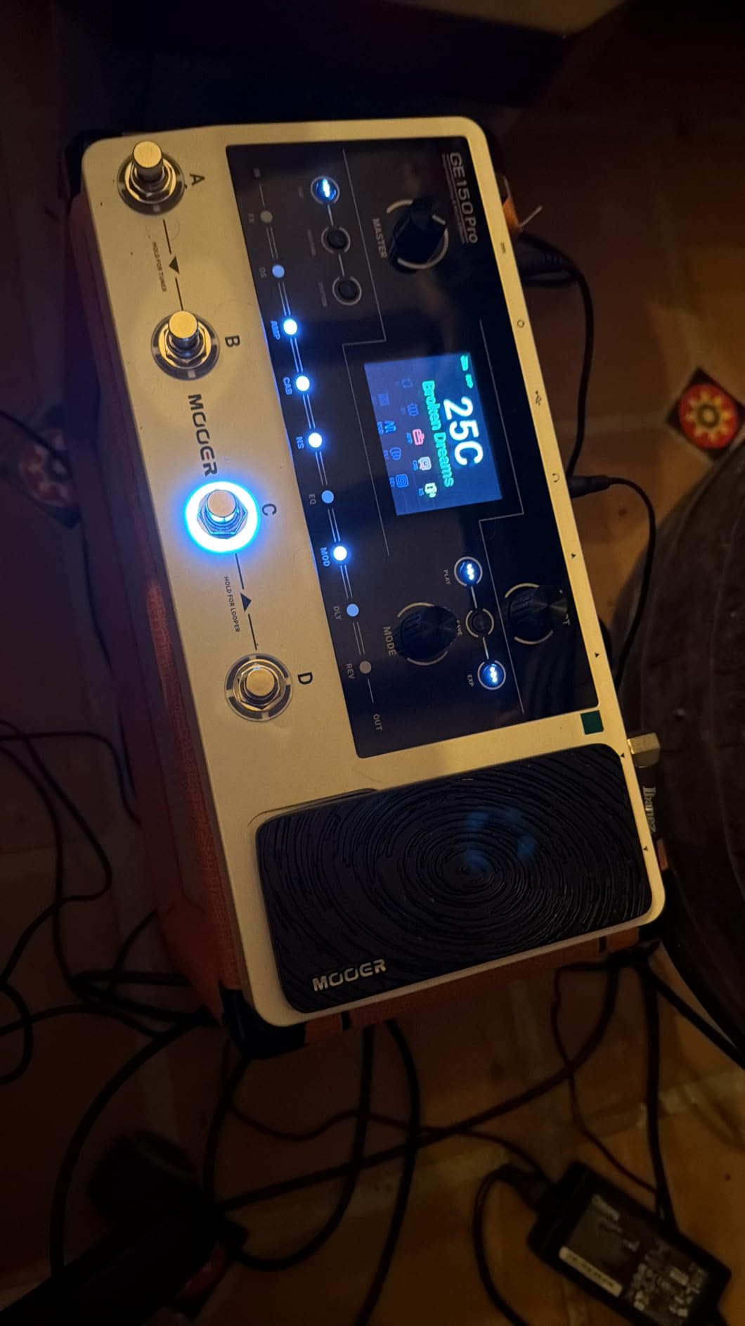 MOOER GE150 Pro Guitar Amp Modelling Multi Effects, Reverb, Delay, Looper Drum with 4 Footswiches, Expression Pedal, USB OTG Live Recording, MNRS GNR and GIR Loader customer photo 2