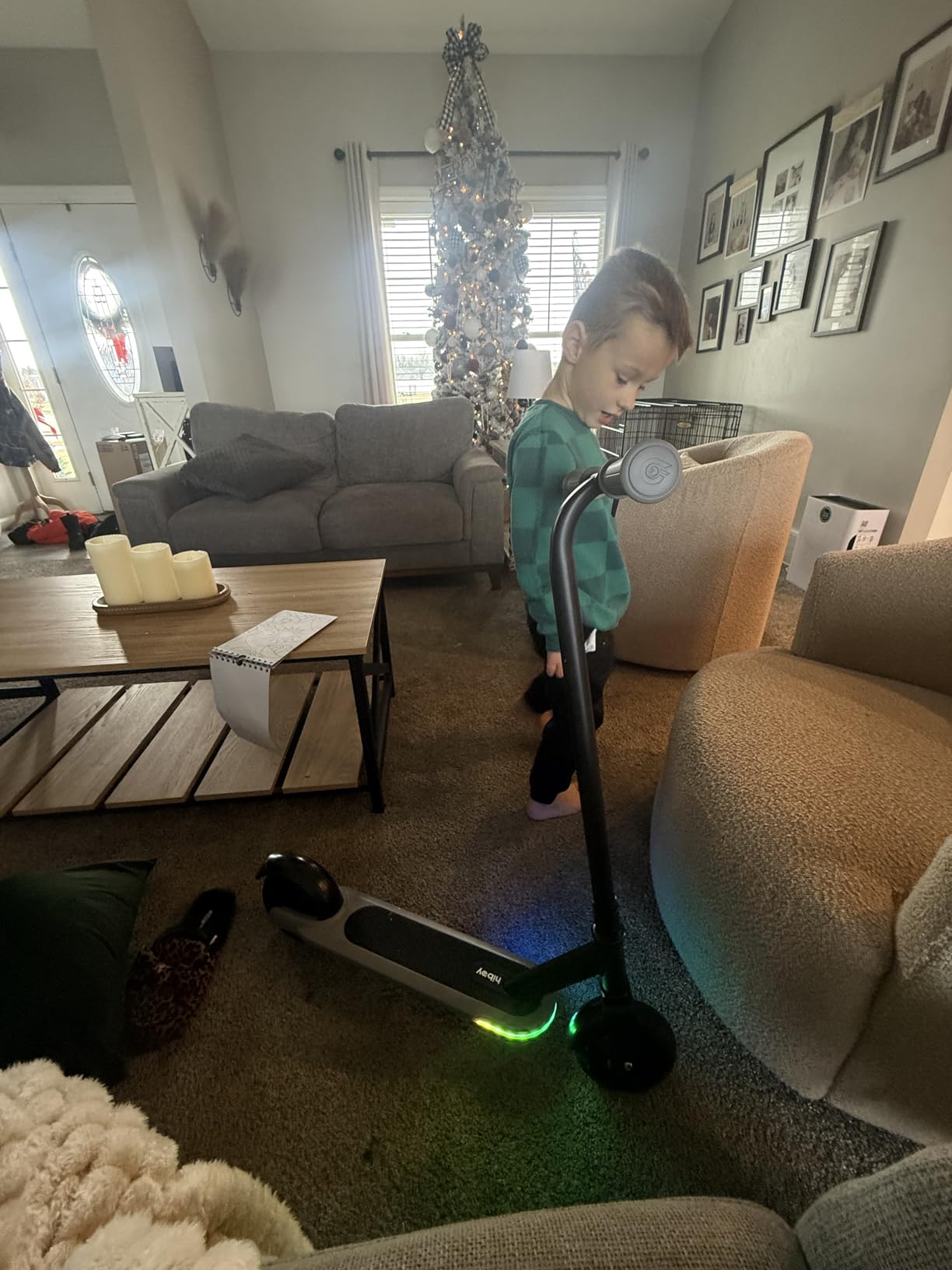 Hiboy ES1 Electric Scooter for Kids Ages 4-10, LED Light-Up Wheels & Side Lights, 5MPH Safe Speed, Easy Control, Safety Kids Scooter, UL Certificate customer photo 1