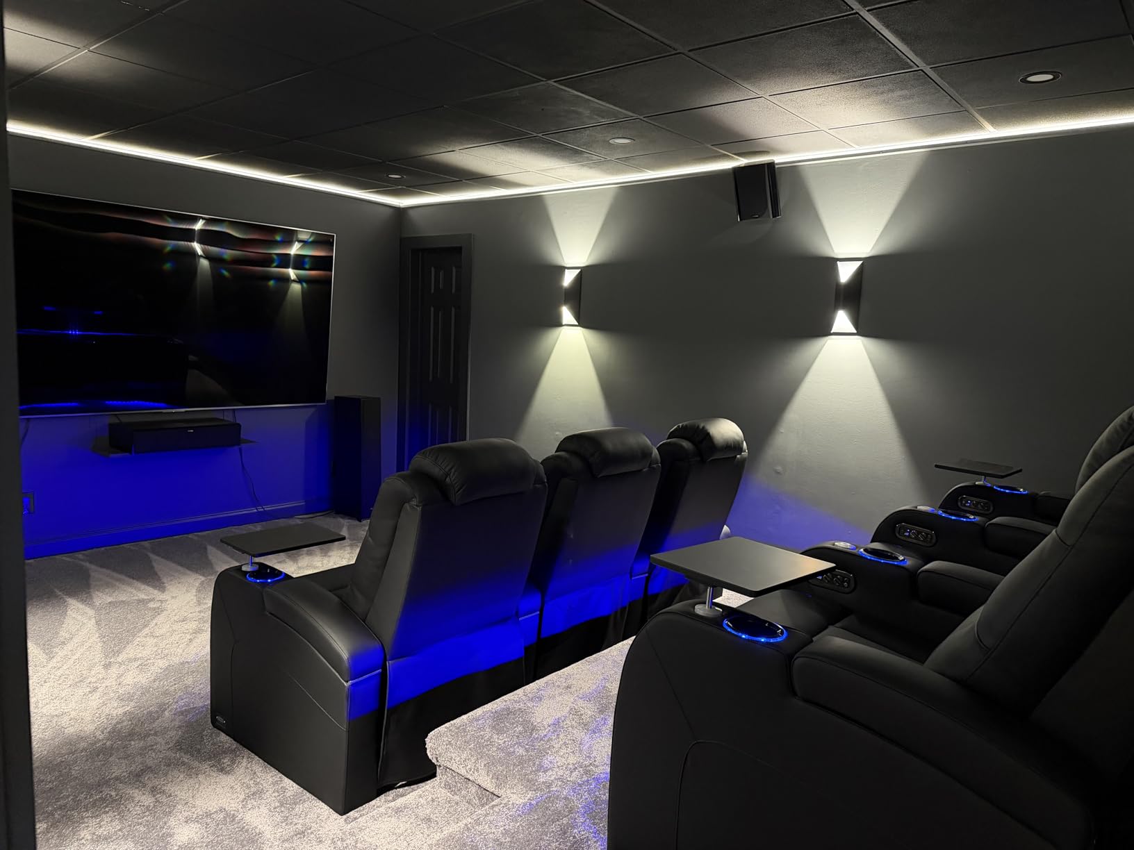 comfiroom Top Grain Leather Home Theater Seating Seats, Simple Style Dual Power Movie Gaming Sofa Movie Theater Chairs Recliner Sofa with Type-C USB Charger Cup Holders (Black, Row of 5) customer photo 1
