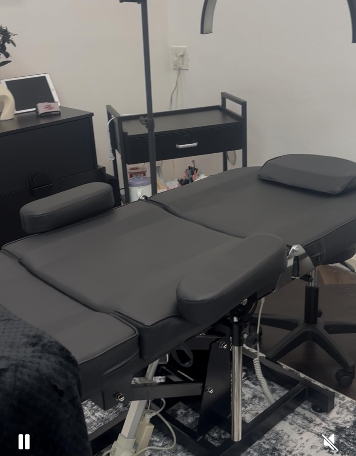 Electric Tattoo Chair Bed for Client Motorised Height Adjustment Facial Chairs for Esthetician Bed Professional Beauty Spa Chair Massage Table for Lash Extensions customer photo 1