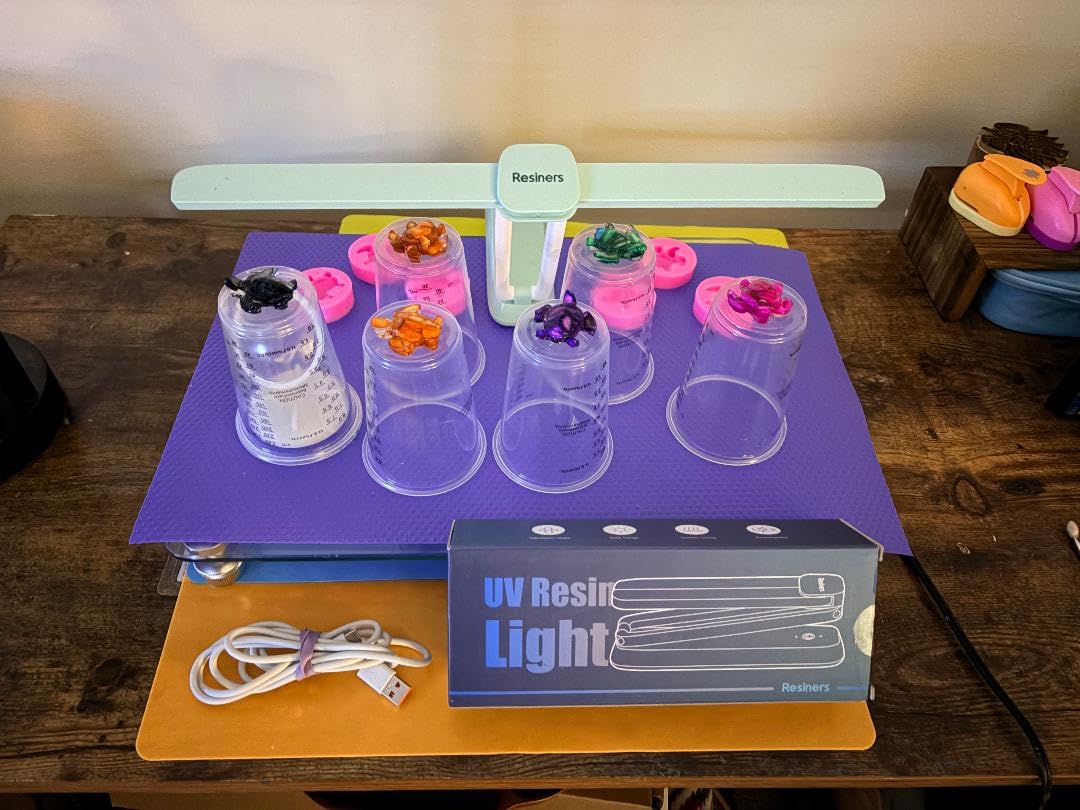 Resiners UV Light for Resin Curing, UV Resin Light, Wireless & Rechargeable Ultraviolet Lamp, 3-in-1 Uses, Foldable Blacklight LED, Craft Supplies Tools for Jewelry Making, Craft Molds, White customer photo 1