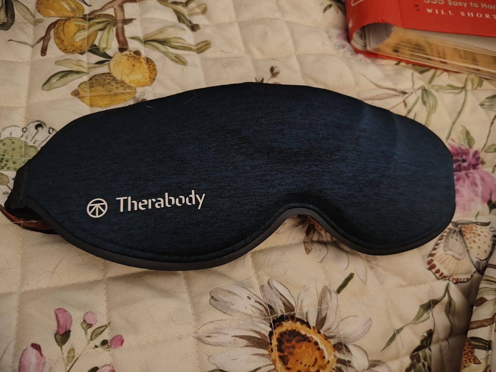 TheraGun Therabody Sleep Mask Ultra-Comfortable, 100% Blackout Sleep Eye Mask with Gentle Eye Massager Vibration customer photo 2