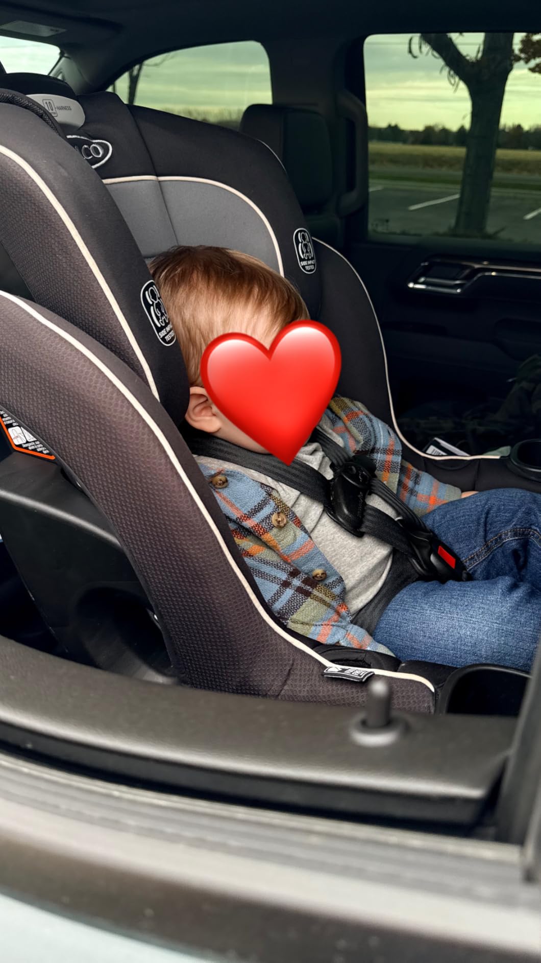 Graco Extend2Fit Convertible Car Seat, Rear and Forward Facing Car Seat with Adjustable Extension Panel for Extra Legroom, Great Gift for Baby Shower or Baby Registry, Gotham customer photo 2