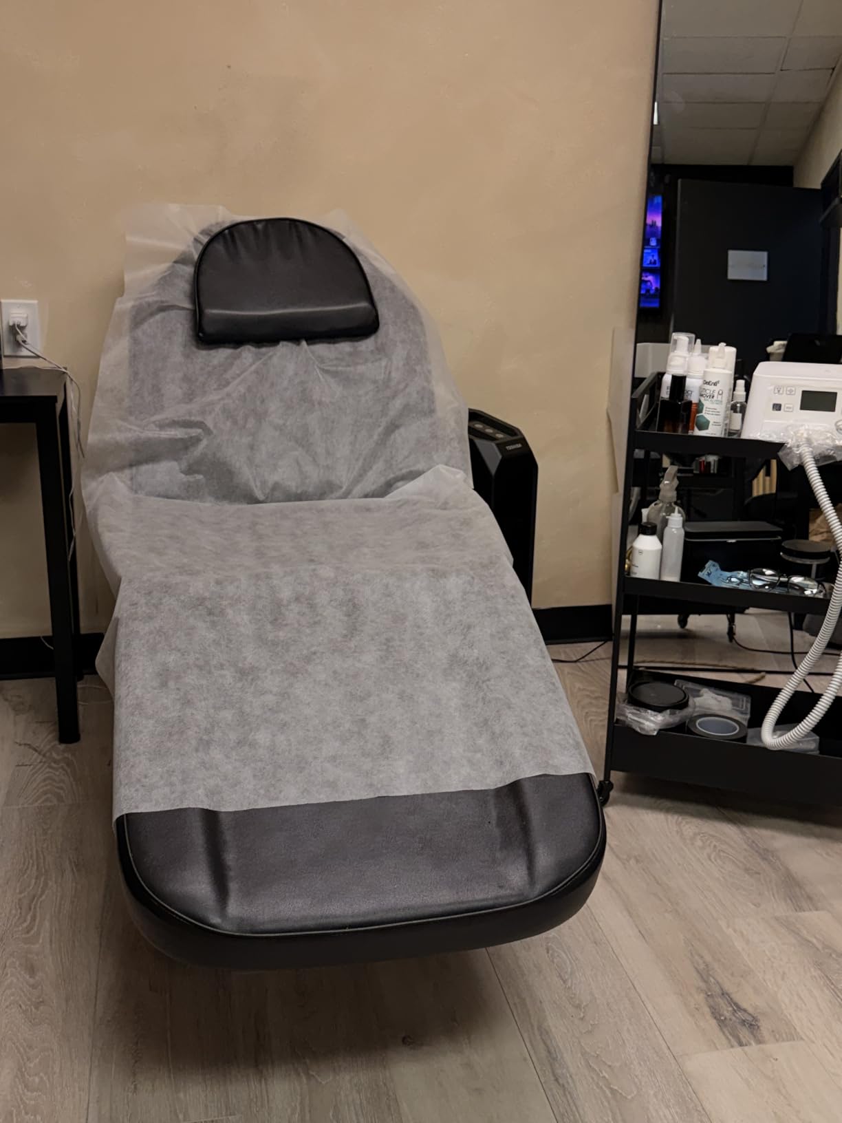 Electric Tattoo Chair for Client Height Adjustable Armrests Spa Beds for Esthetician Facial Bed for Esthetician customer photo 1